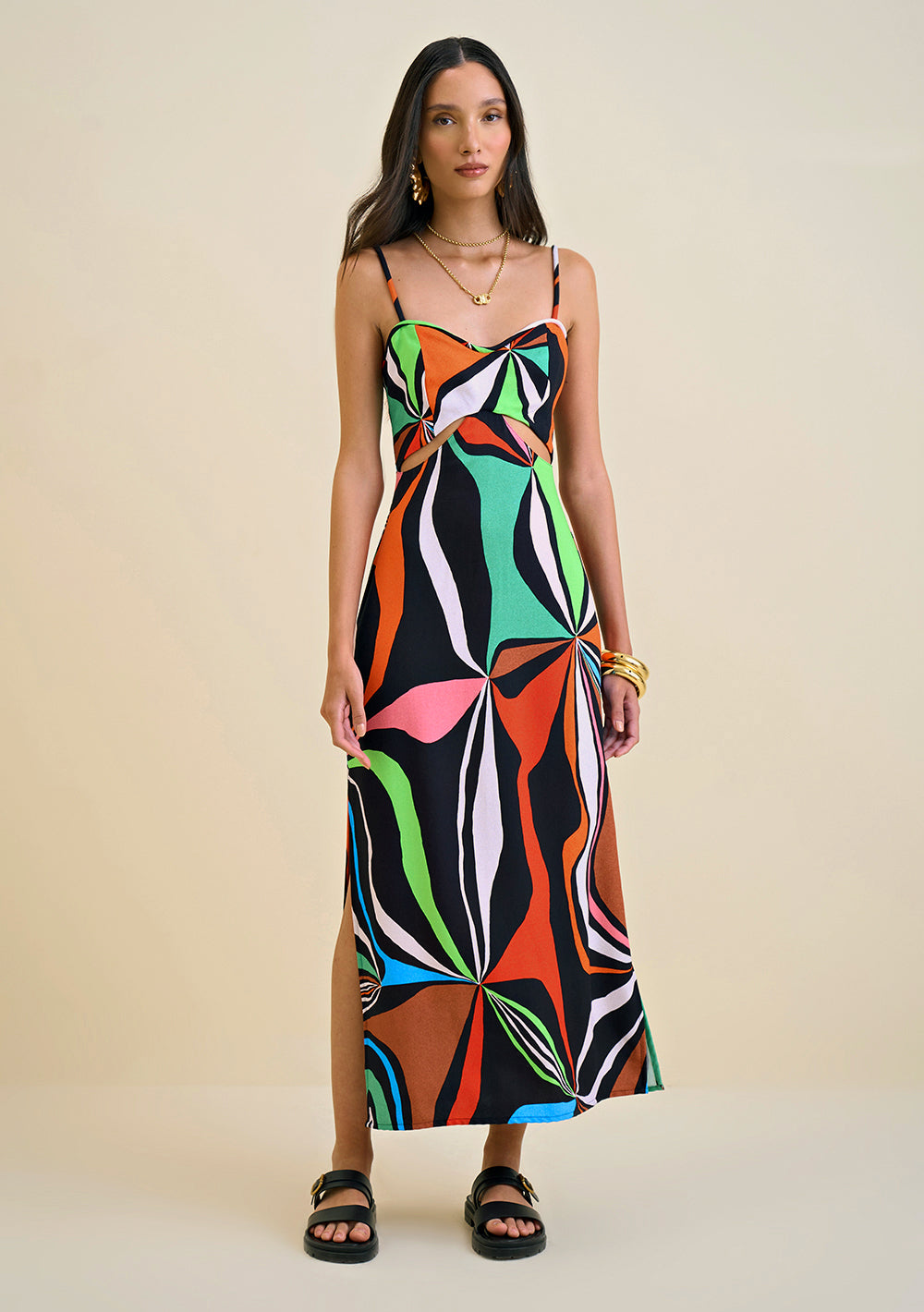 Vestido Midi Escote Corazón Con Abertura