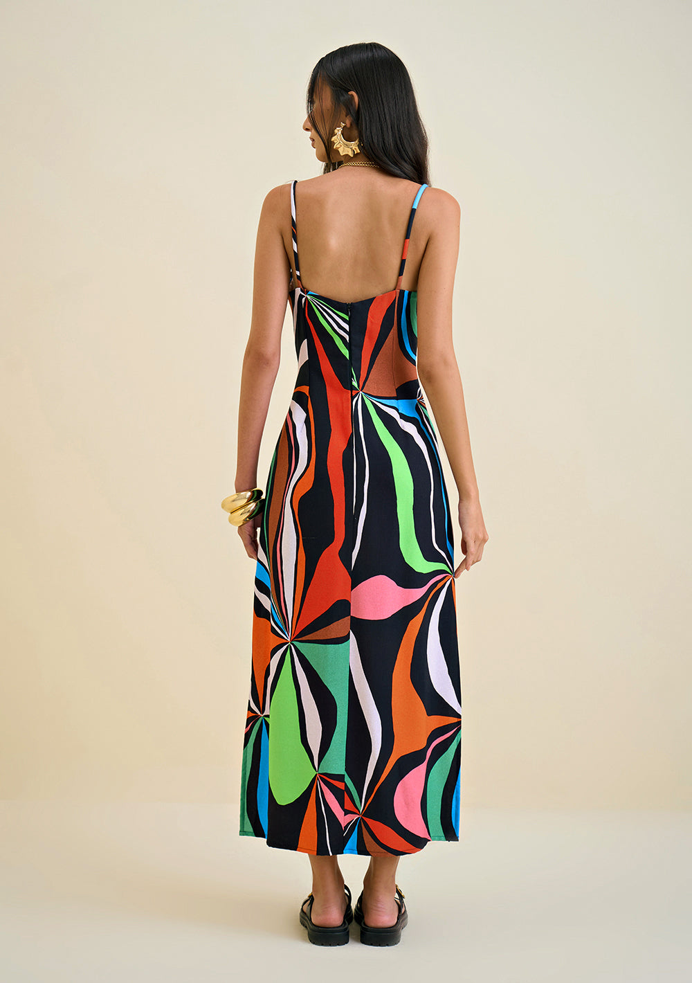 Vestido Midi Escote Corazón Con Abertura