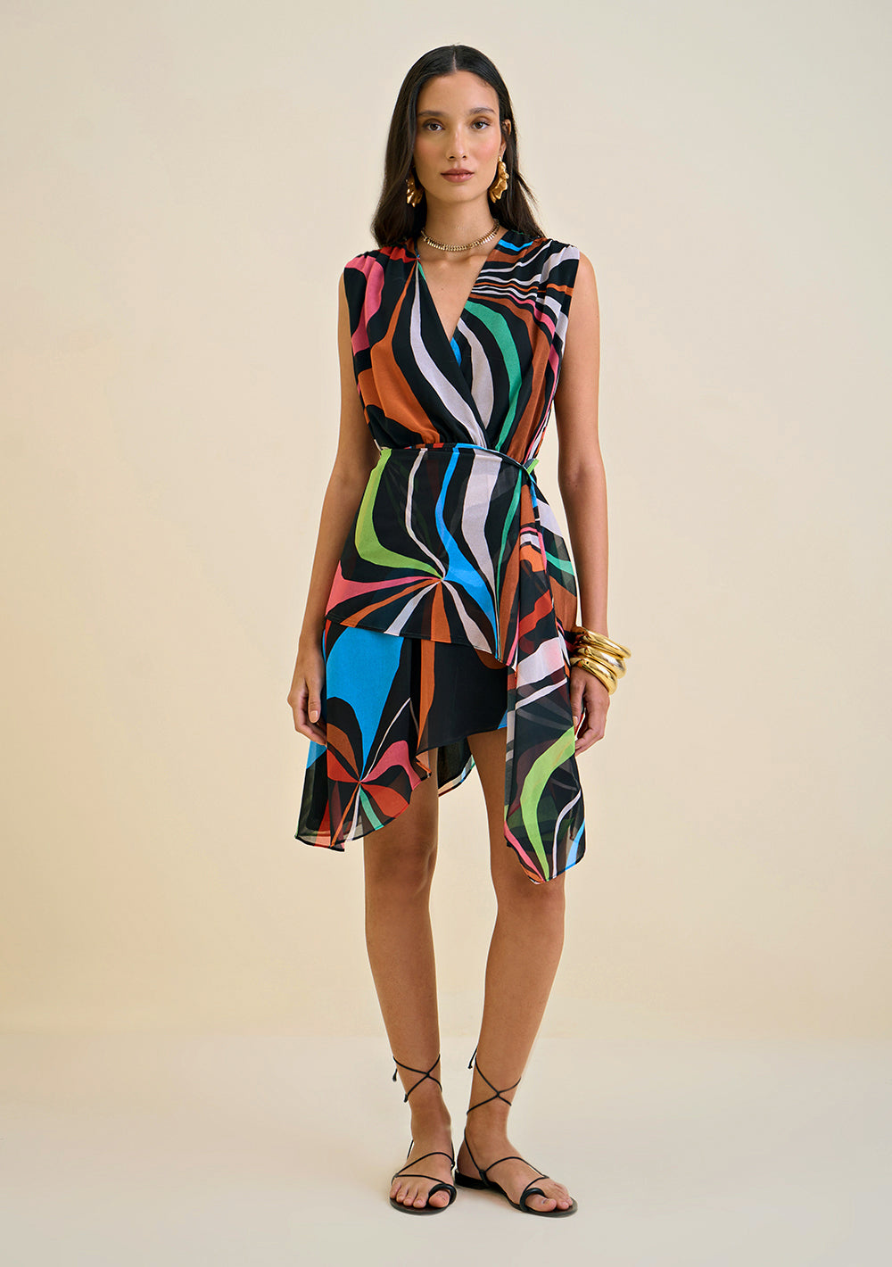 Vestido Escote en V Con Cruzado Frontal Corto