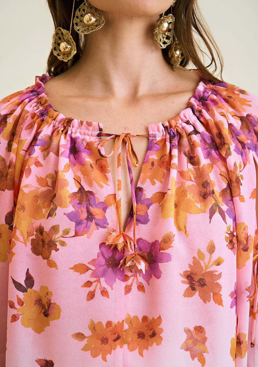 Bata Escote en V Con Amarre