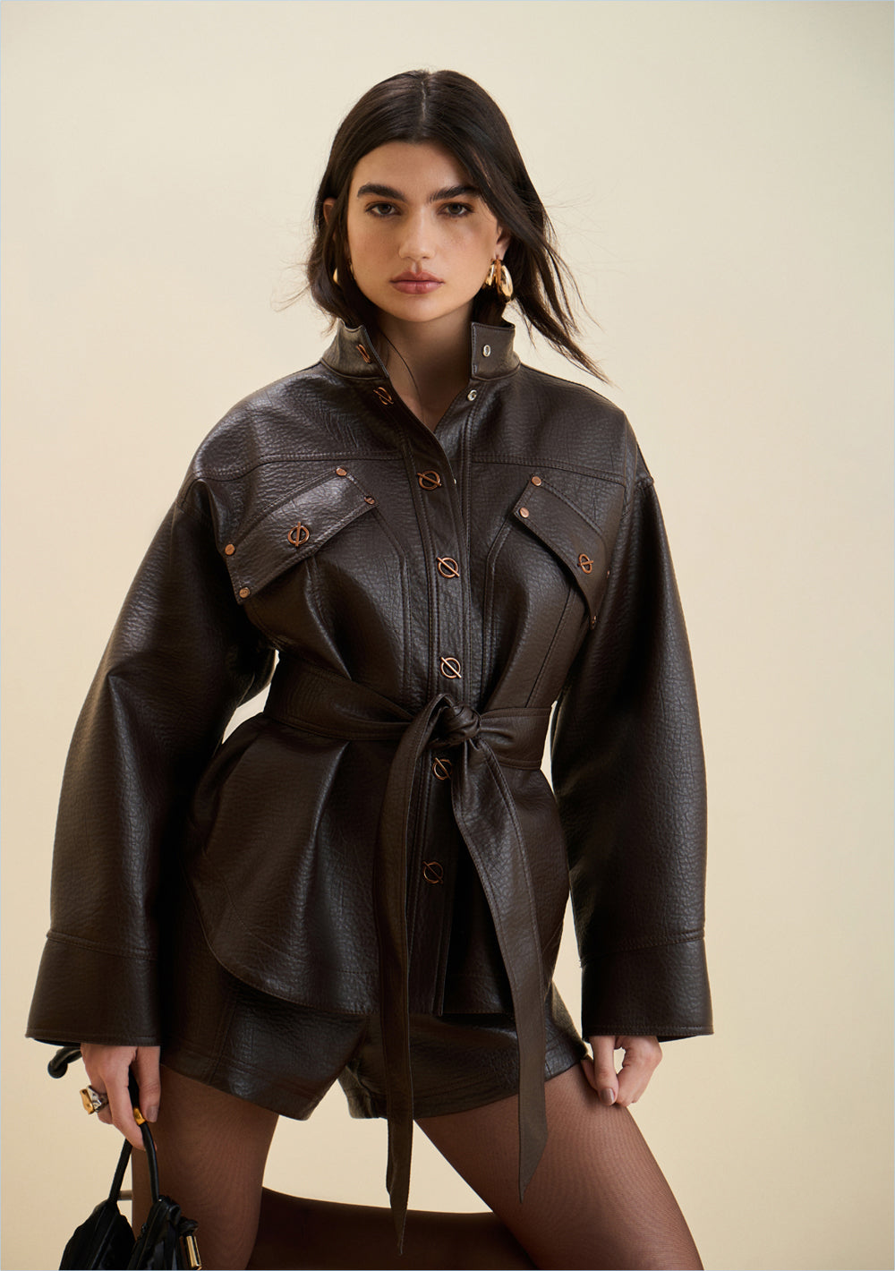 Camisa Suelta Cuello Alto Mangas Largas