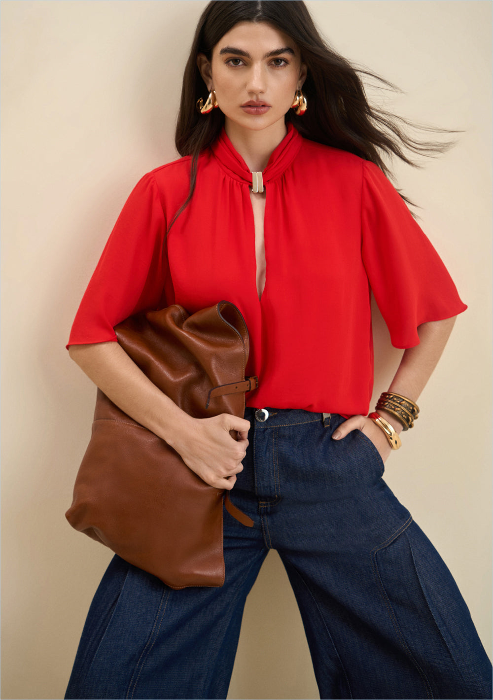 Blusa Suelta Cuello Alto Mangas Cortas