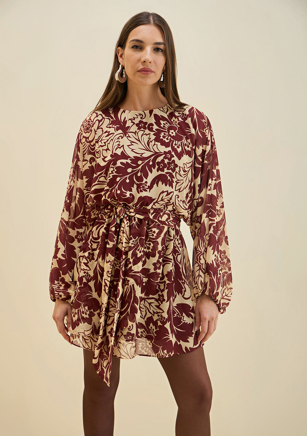 Vestido Suelto Escote Redondo Mangas Largas Corto