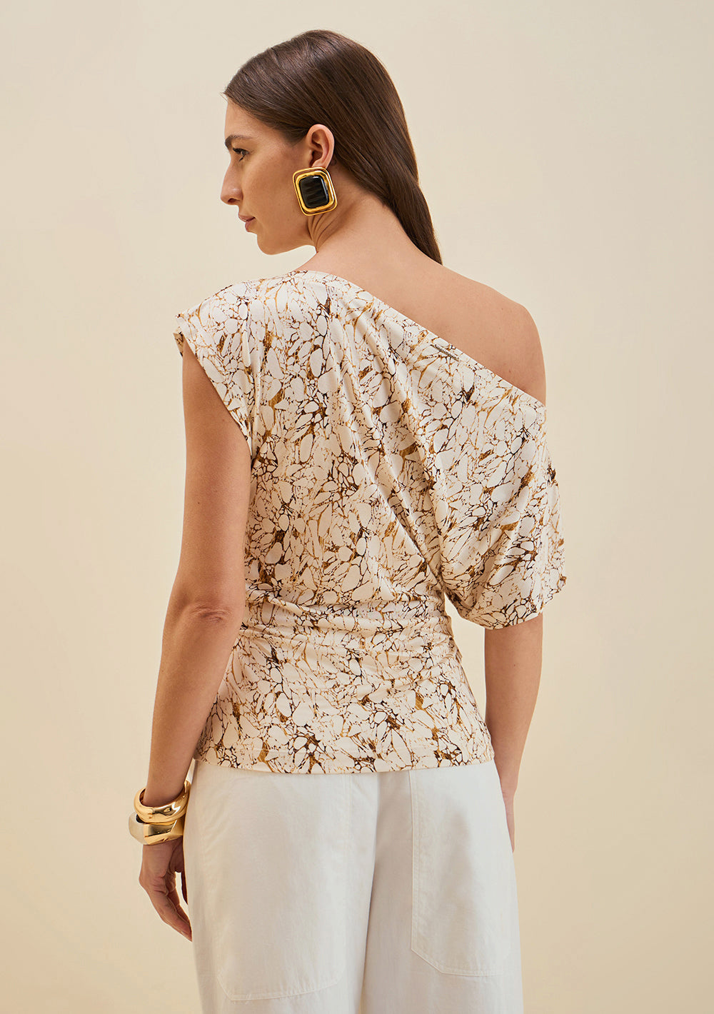 Blusa Ajustada Un Solo Hombro Mangas Cortas