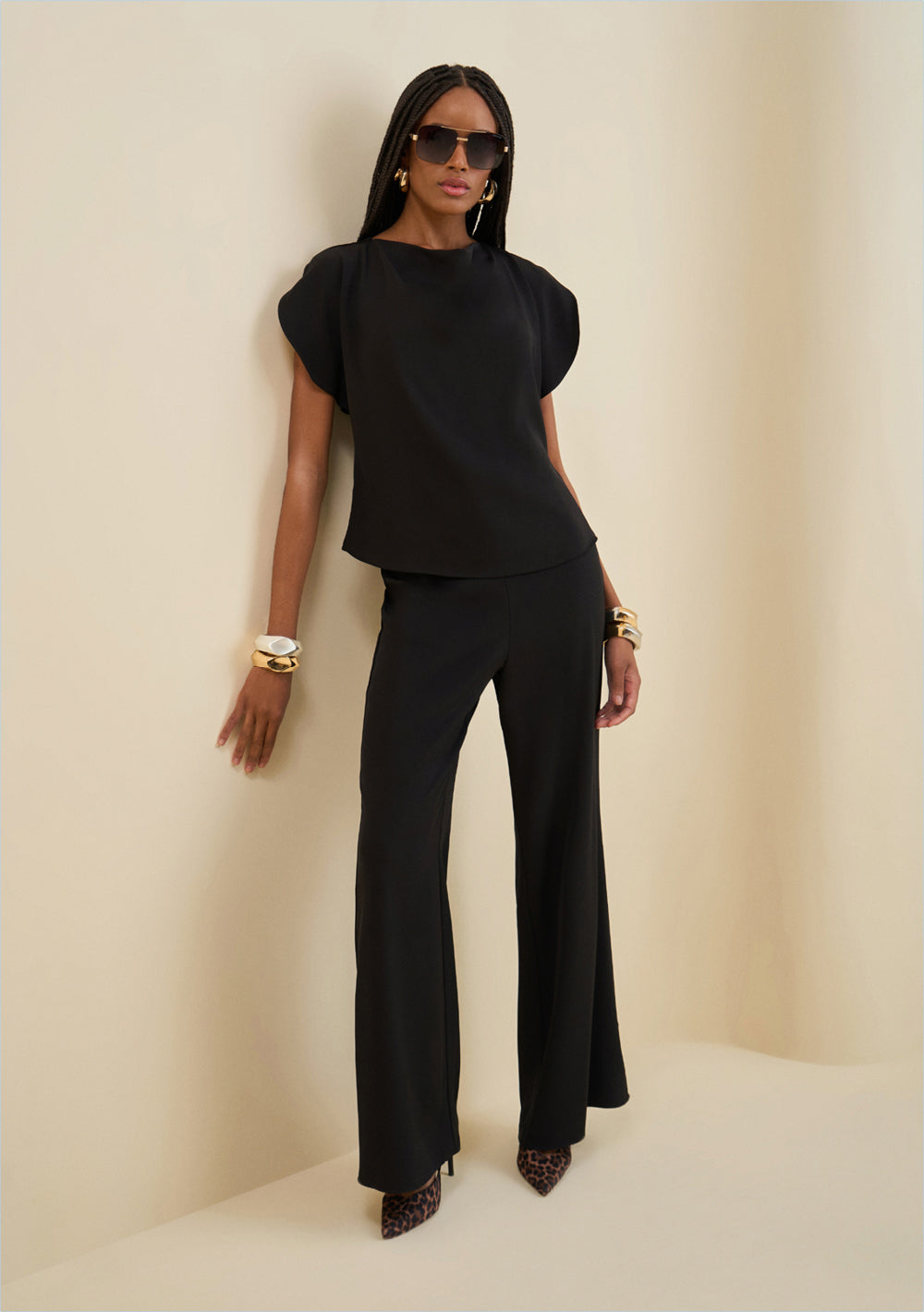 Blusa Suelta Escote Canoa Mangas Cortas