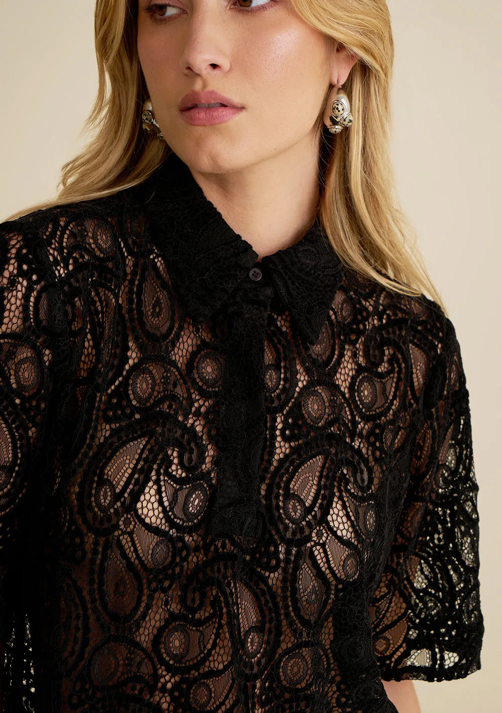 Blusa Suelta Cuello Clásico Mangas Cortas