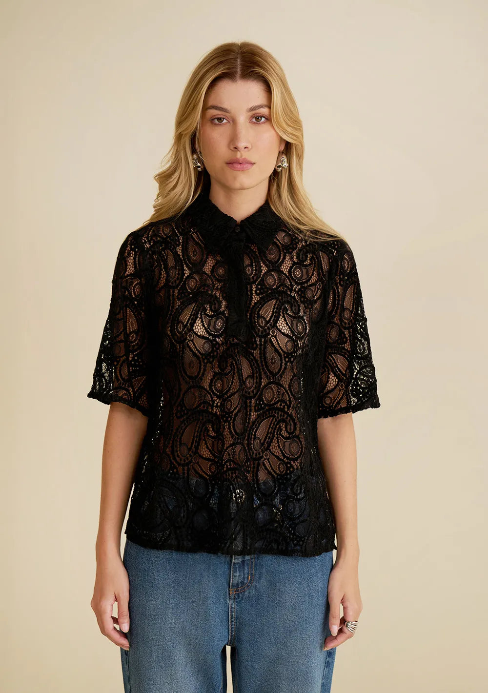 Blusa Suelta Cuello Clásico Mangas Cortas