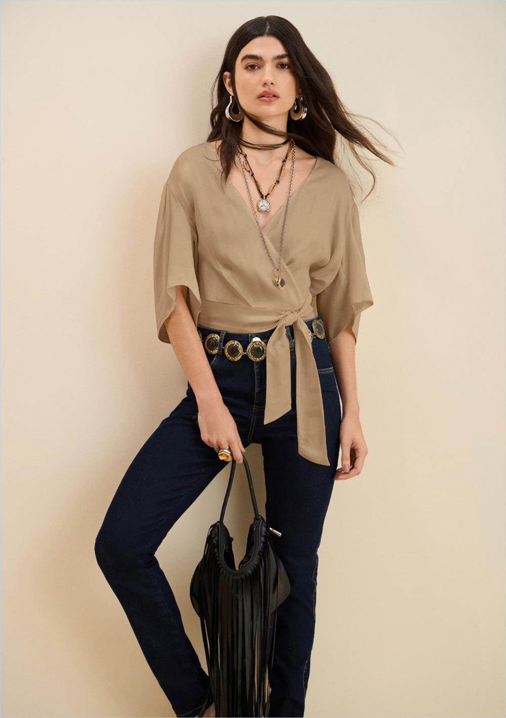 Blusa Ajustada Escote En V Mangas Cortas