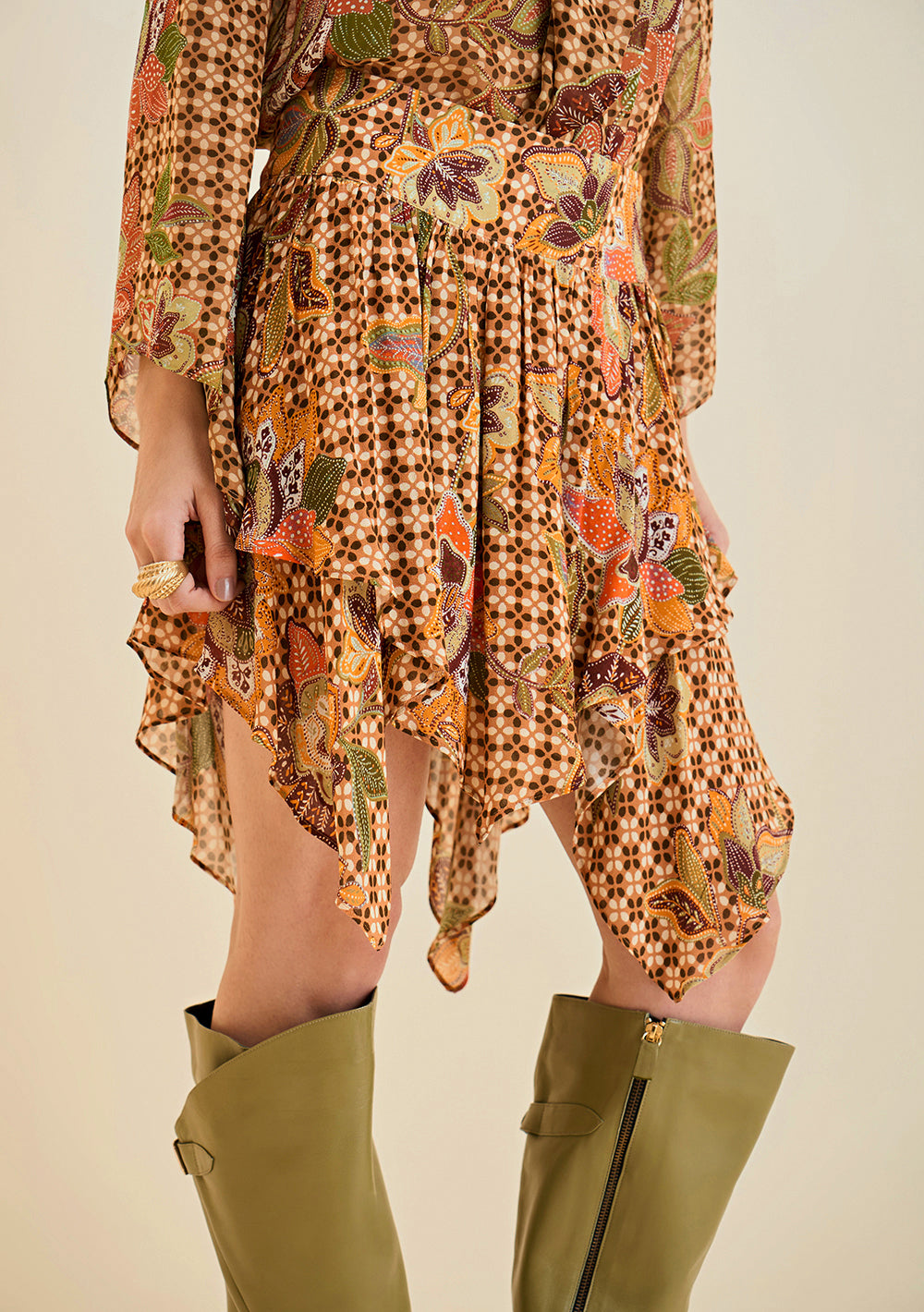 Pollera Evasé Tiro Alto Corta