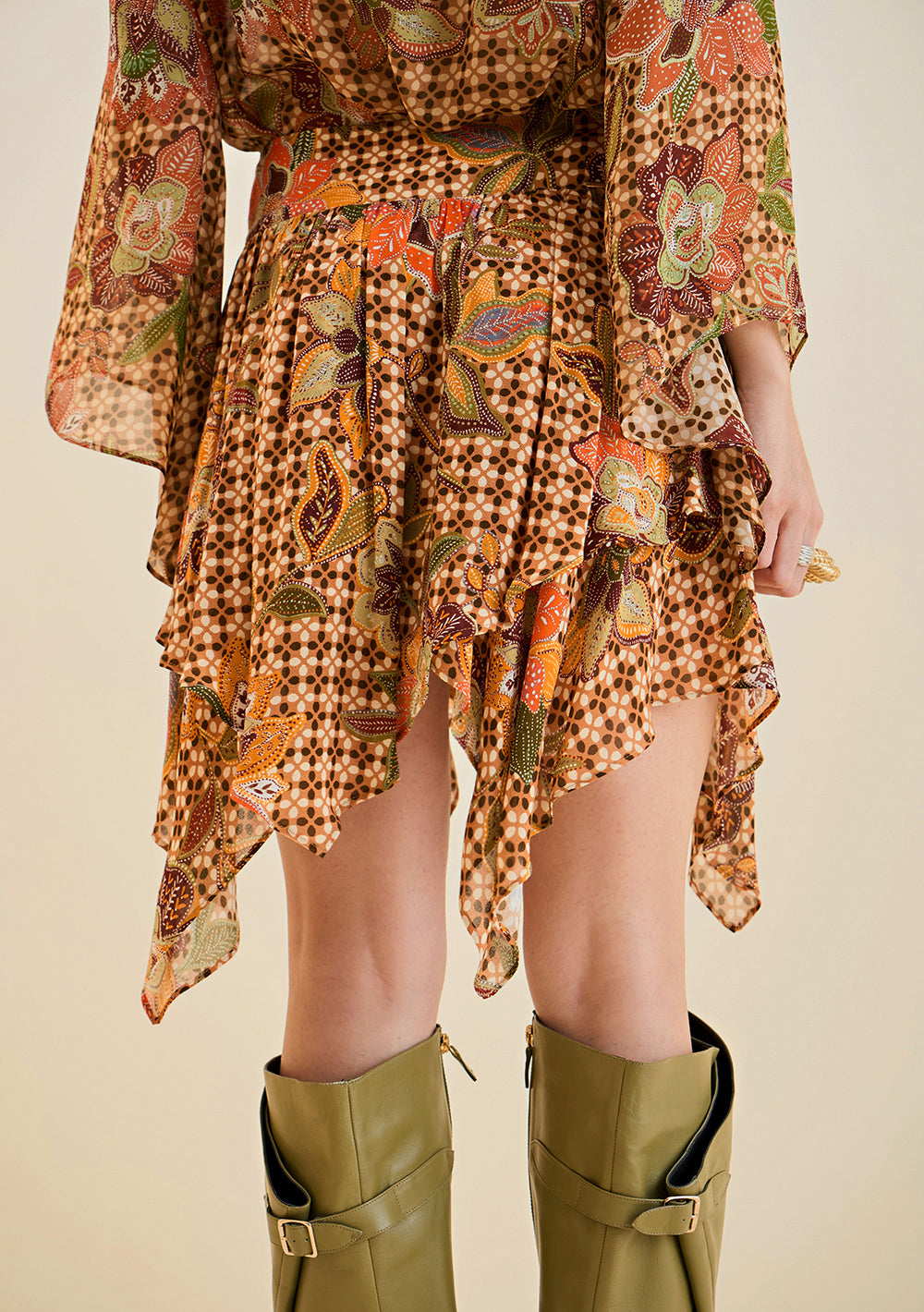 Pollera Evasé Tiro Alto Corta