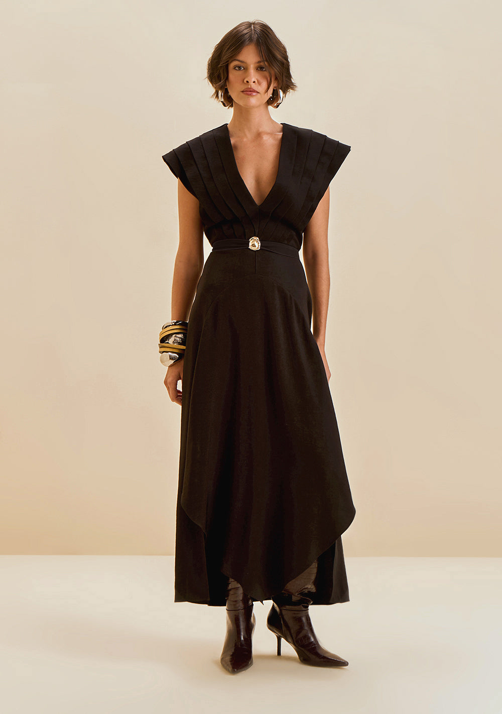 Vestido Suelto Escote en V Mangas Cortas Midi