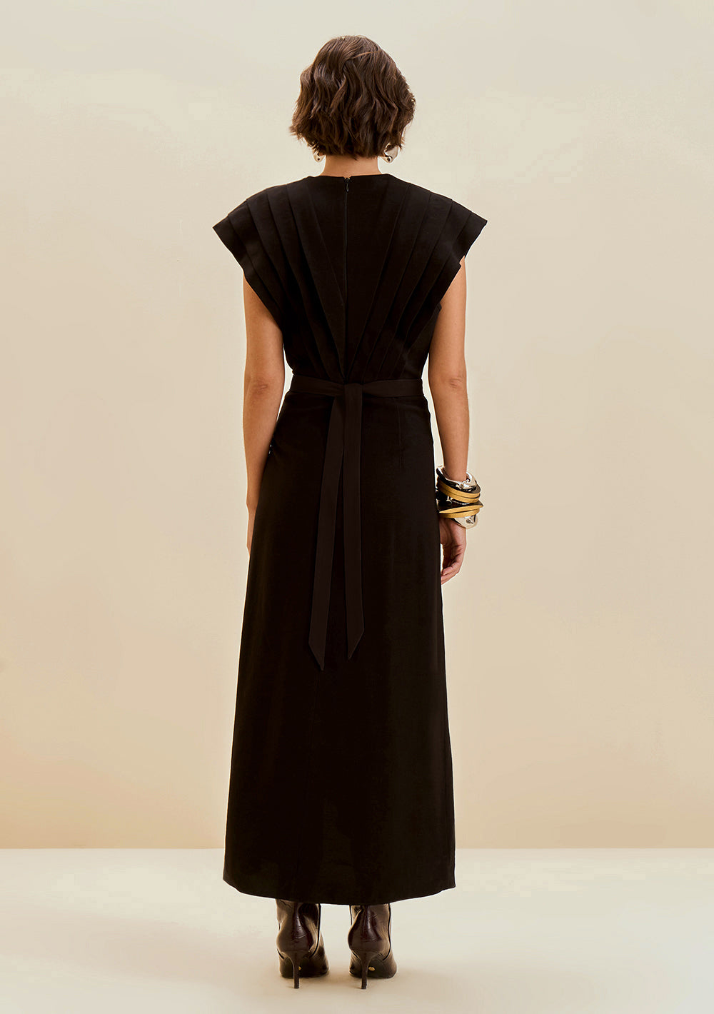 Vestido Suelto Escote en V Mangas Cortas Midi