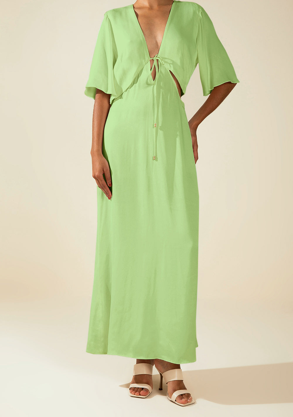 Vestido Ajustado Escote en V Mangas Cortas Largo