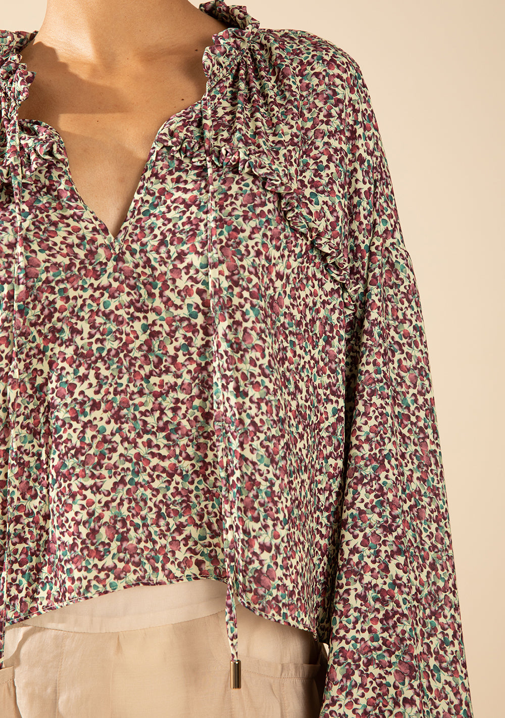 Blusa Suelta Escote en V Mangas Largas