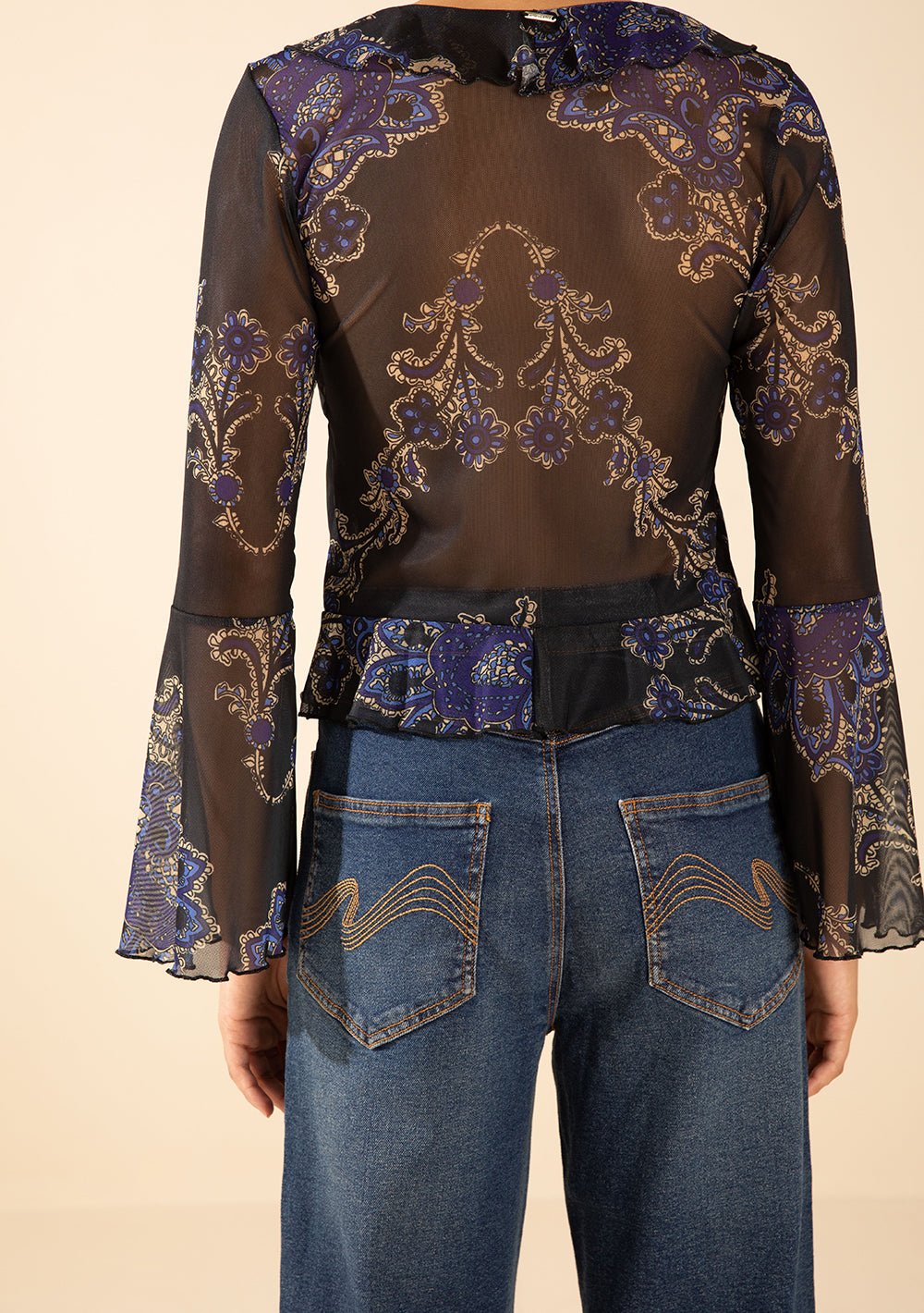 Blusa Al Cuerpo Escote en V Mangas Largas