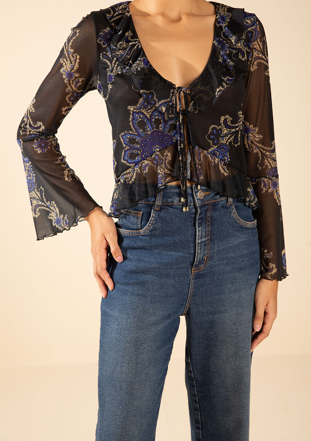 Blusa Al Cuerpo Escote en V Mangas Largas