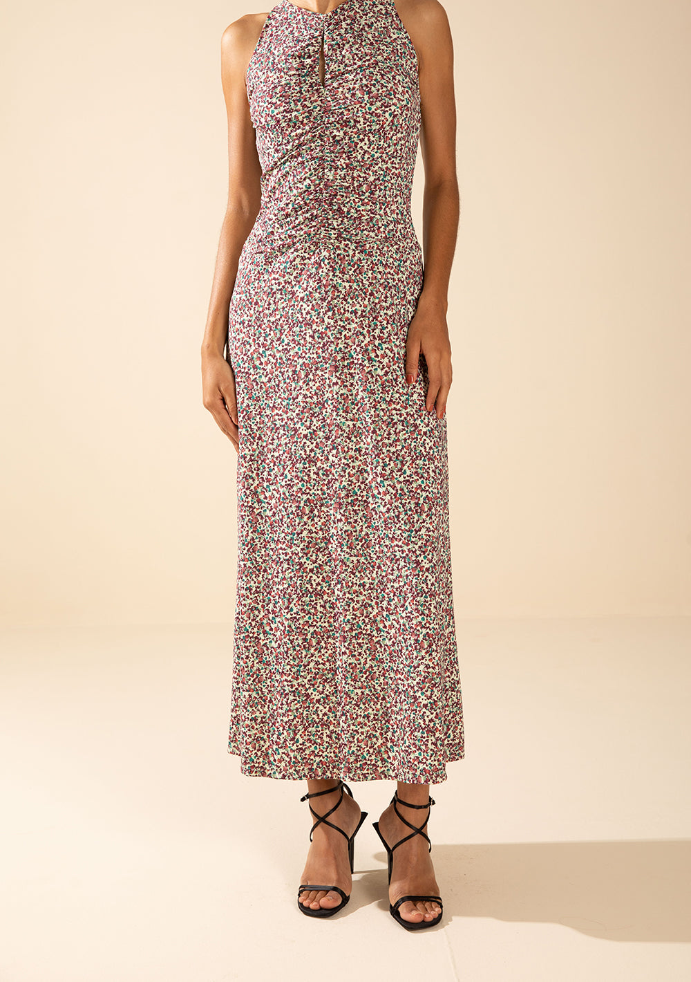 Vestido Ajustado Cuello Francés Sin Mangas