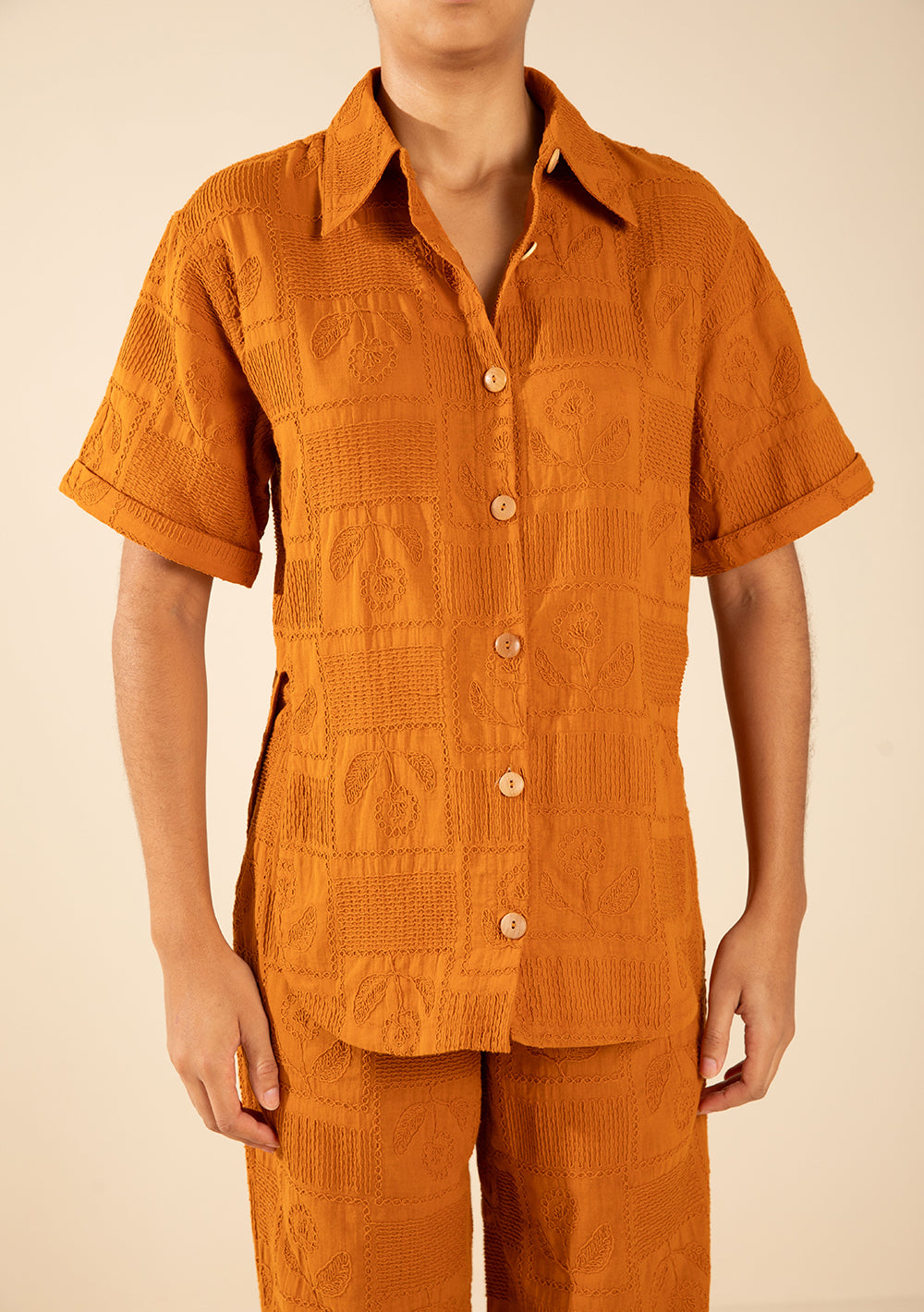 Camisa Suelta Cuello Clásico Mangas Cortas