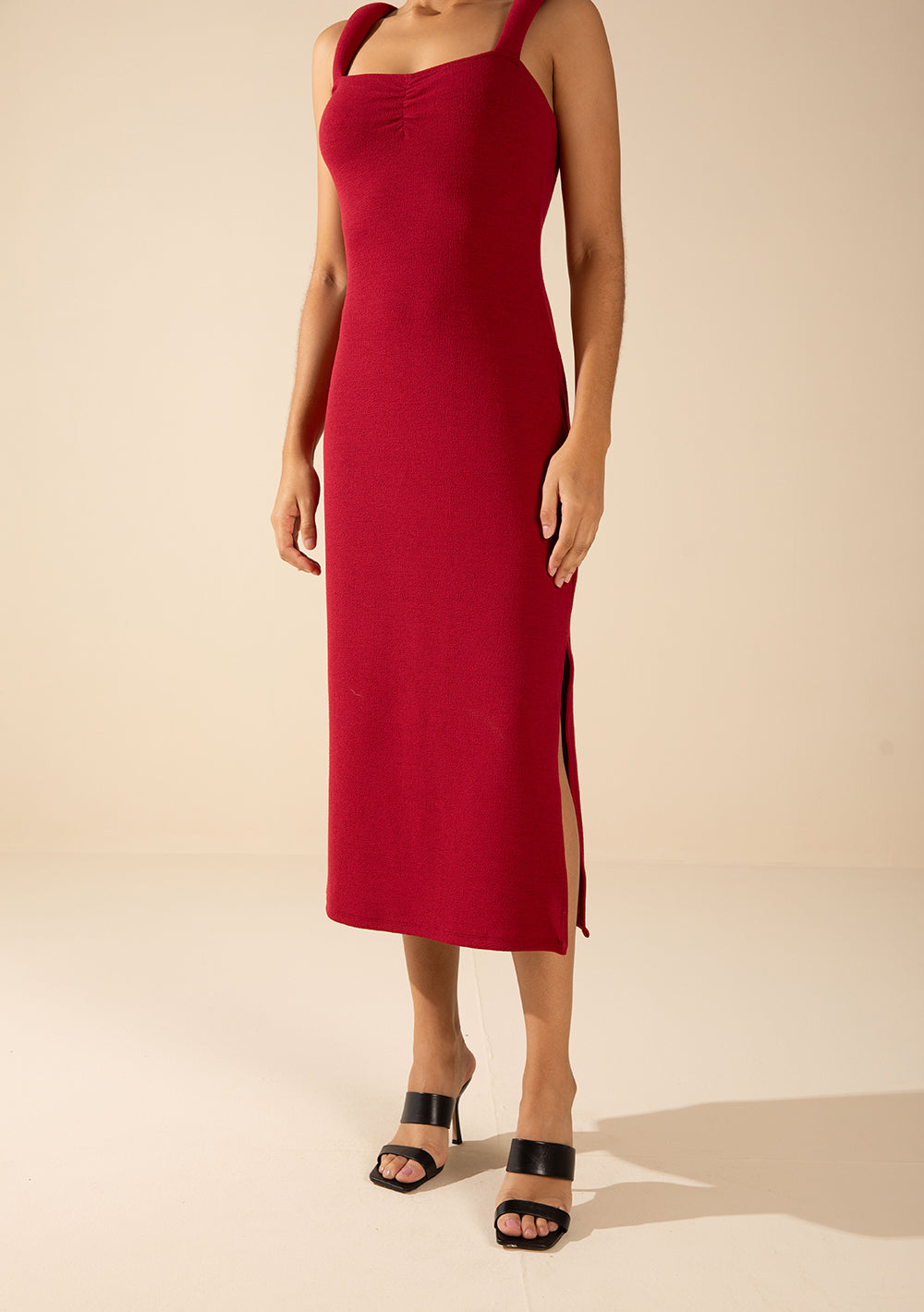 Vestido Ajustado Con Tirante Midi