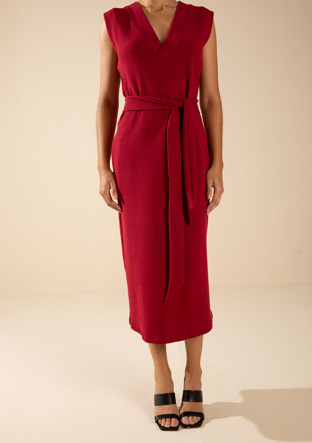 Vestido Ajustado Escote en V Sin Mangas Midi