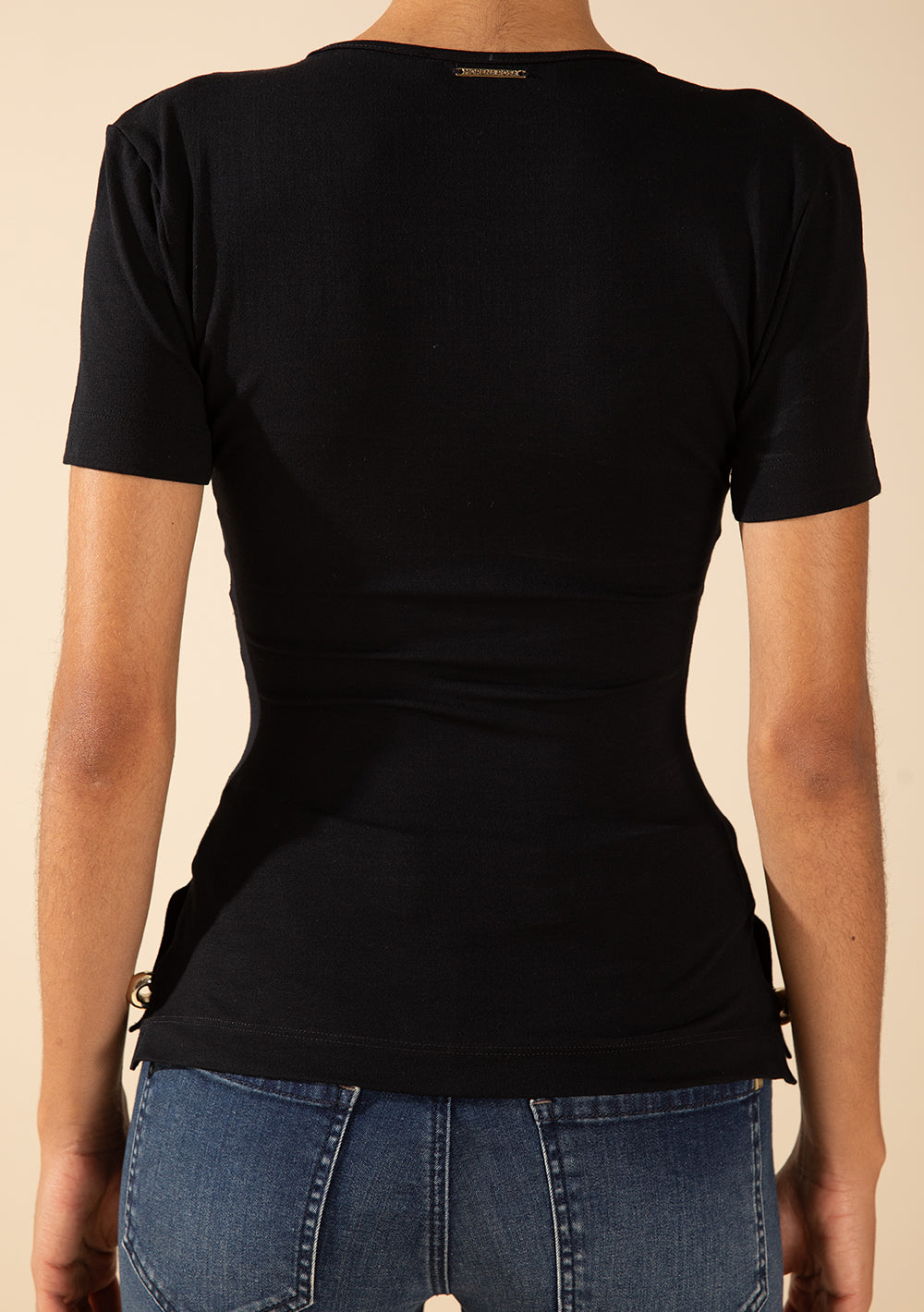 Blusa Al Cuerpo Escote Redondo Mangas Cortas