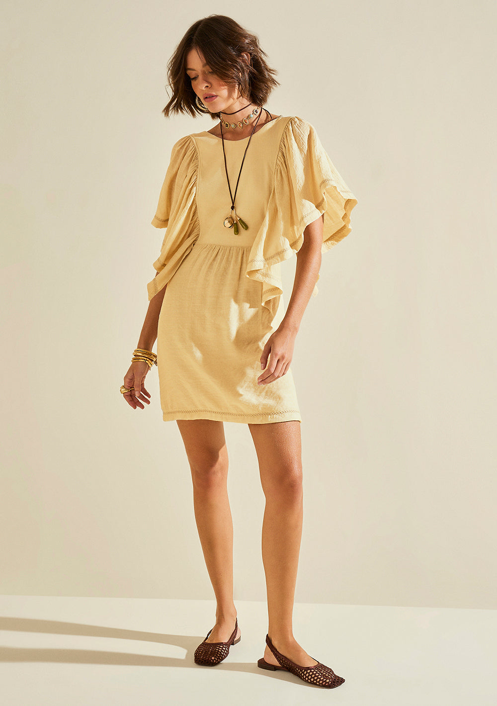 Vestido Ajustado Escote Redondo Mangas Cortas Corto
