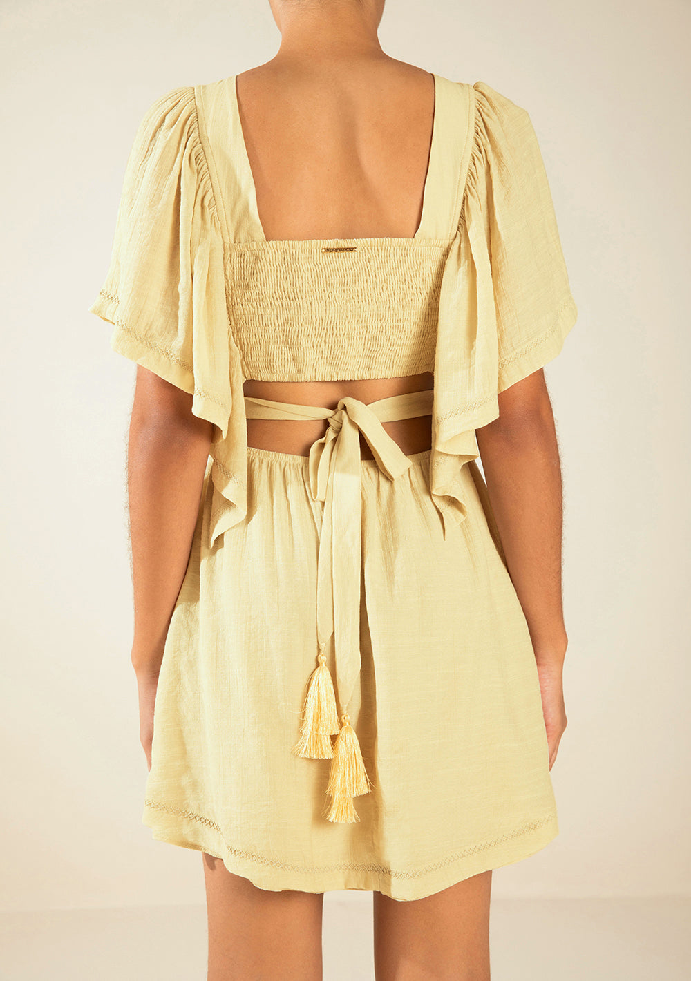 Vestido Ajustado Escote Redondo Mangas Cortas Corto