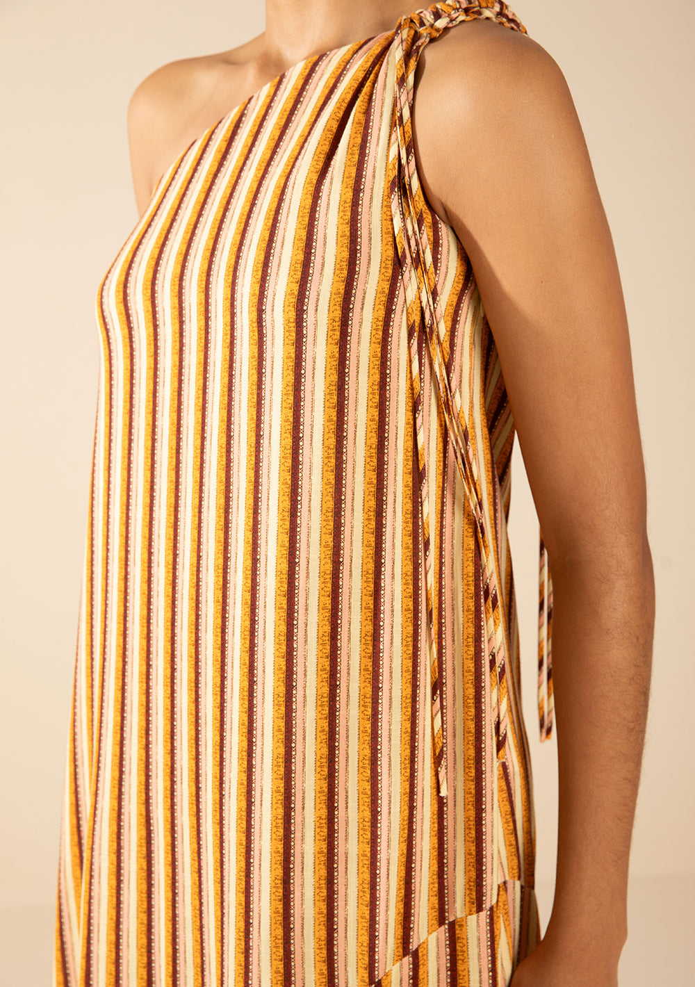 Vestido Suelto De Un Hombro Sin Mangas Midi