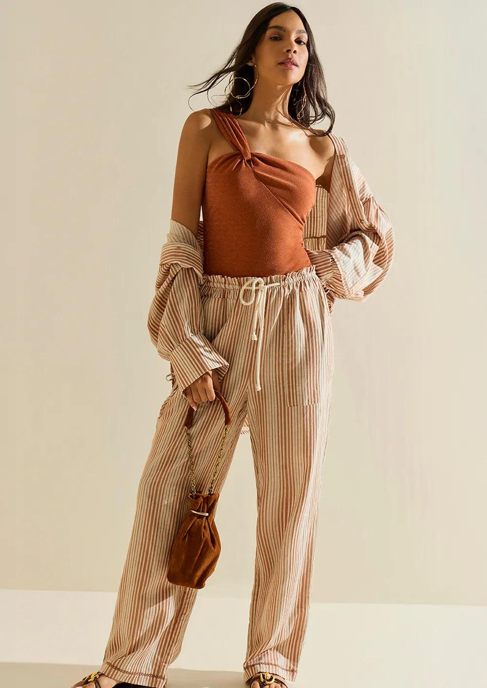 Camisa Oversized Cuello Clásico Mangas Largas