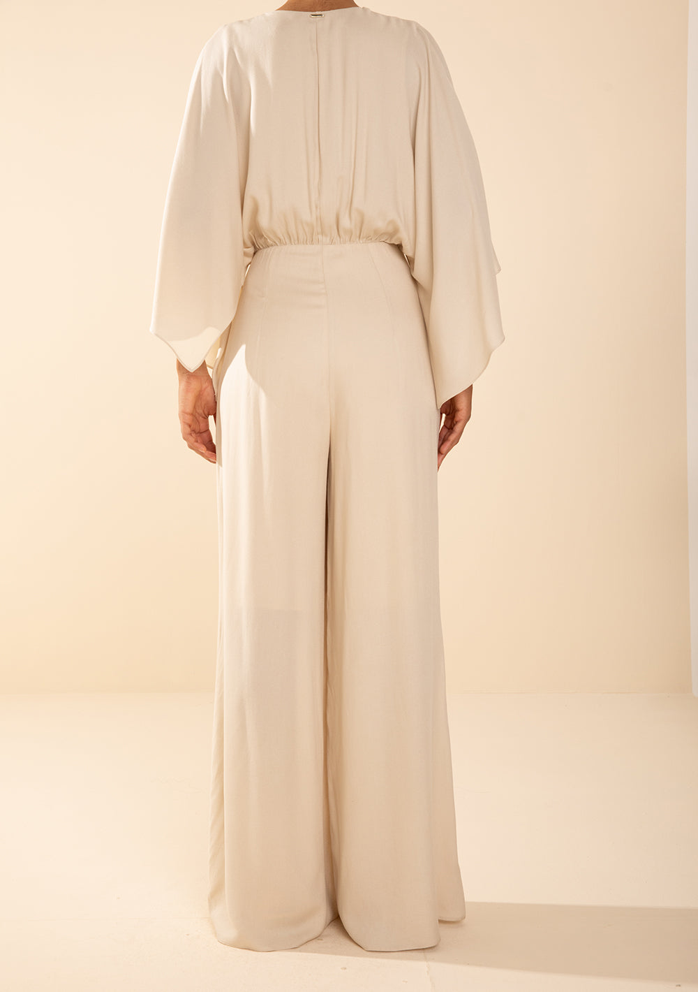 Enterizo Largo Suelto Escote En V Mangas Largas