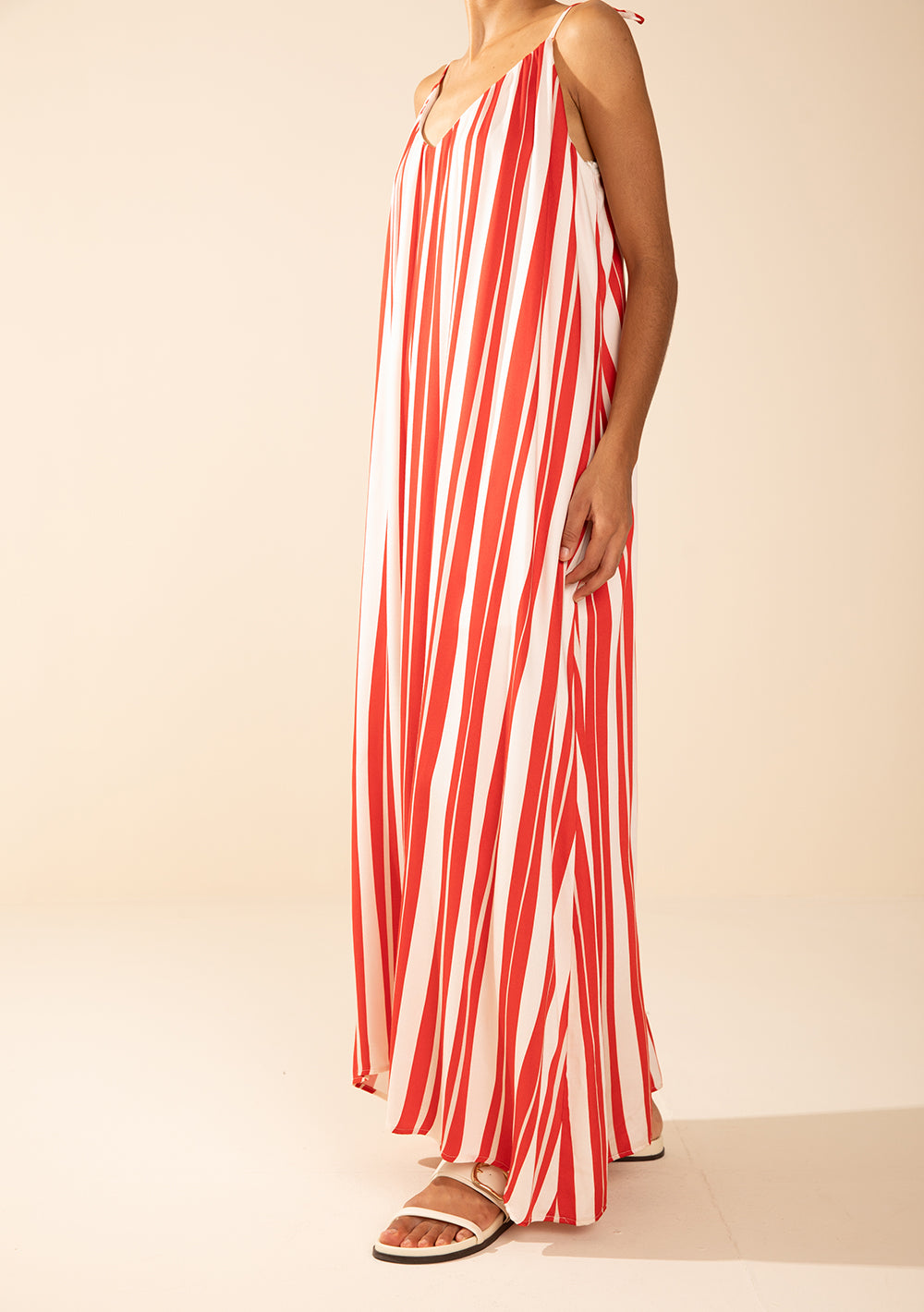 Vestido Suelto Escote En V Con Tirantes Largo