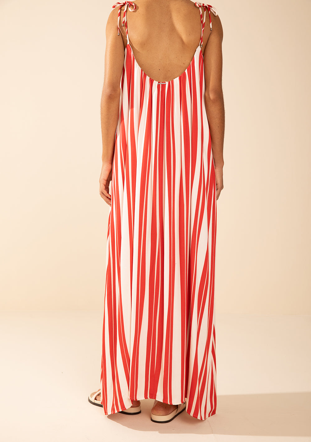 Vestido Suelto Escote En V Con Tirantes Largo