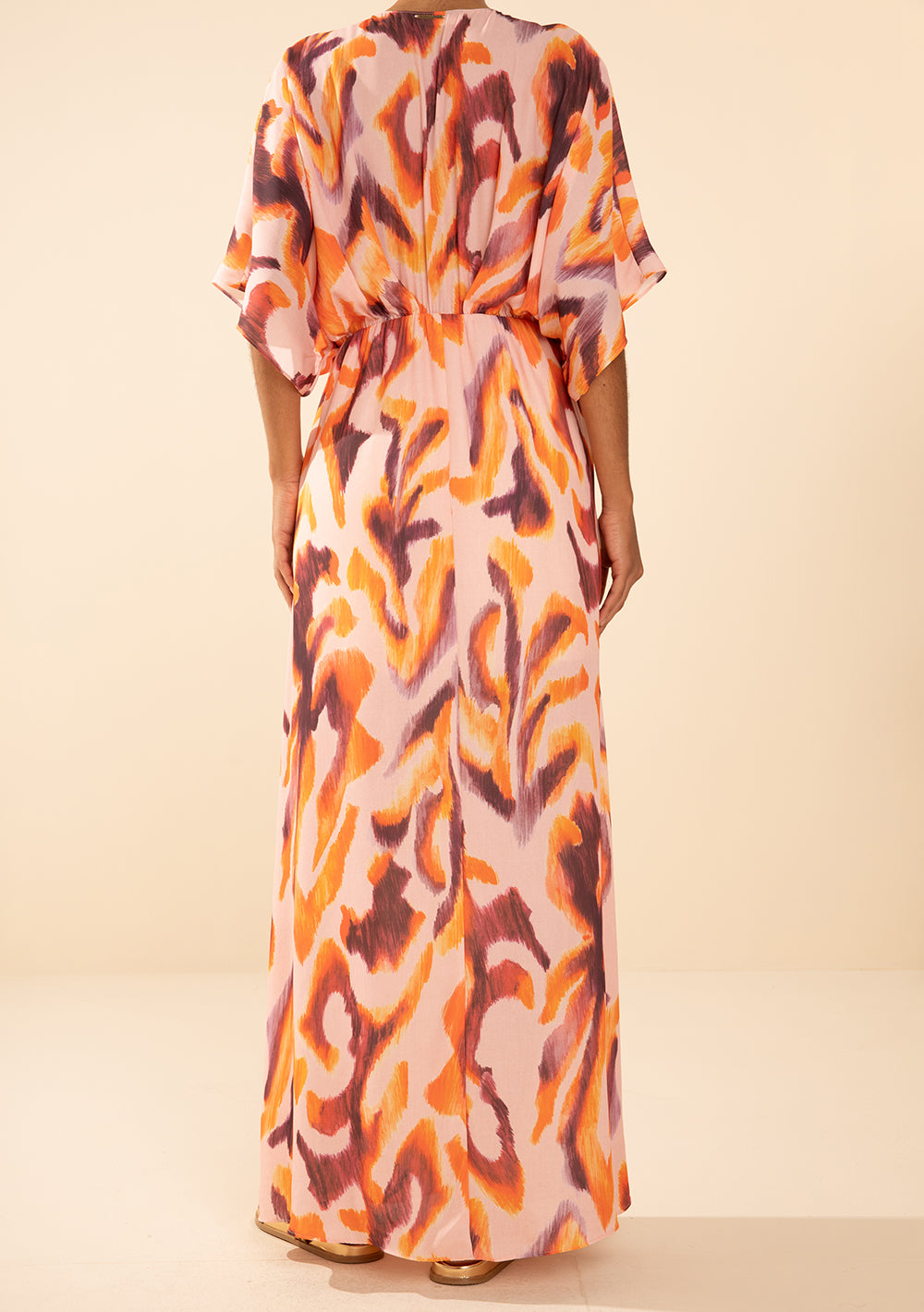 Vestido Suelto Escote En V Mangas Cortas Midi