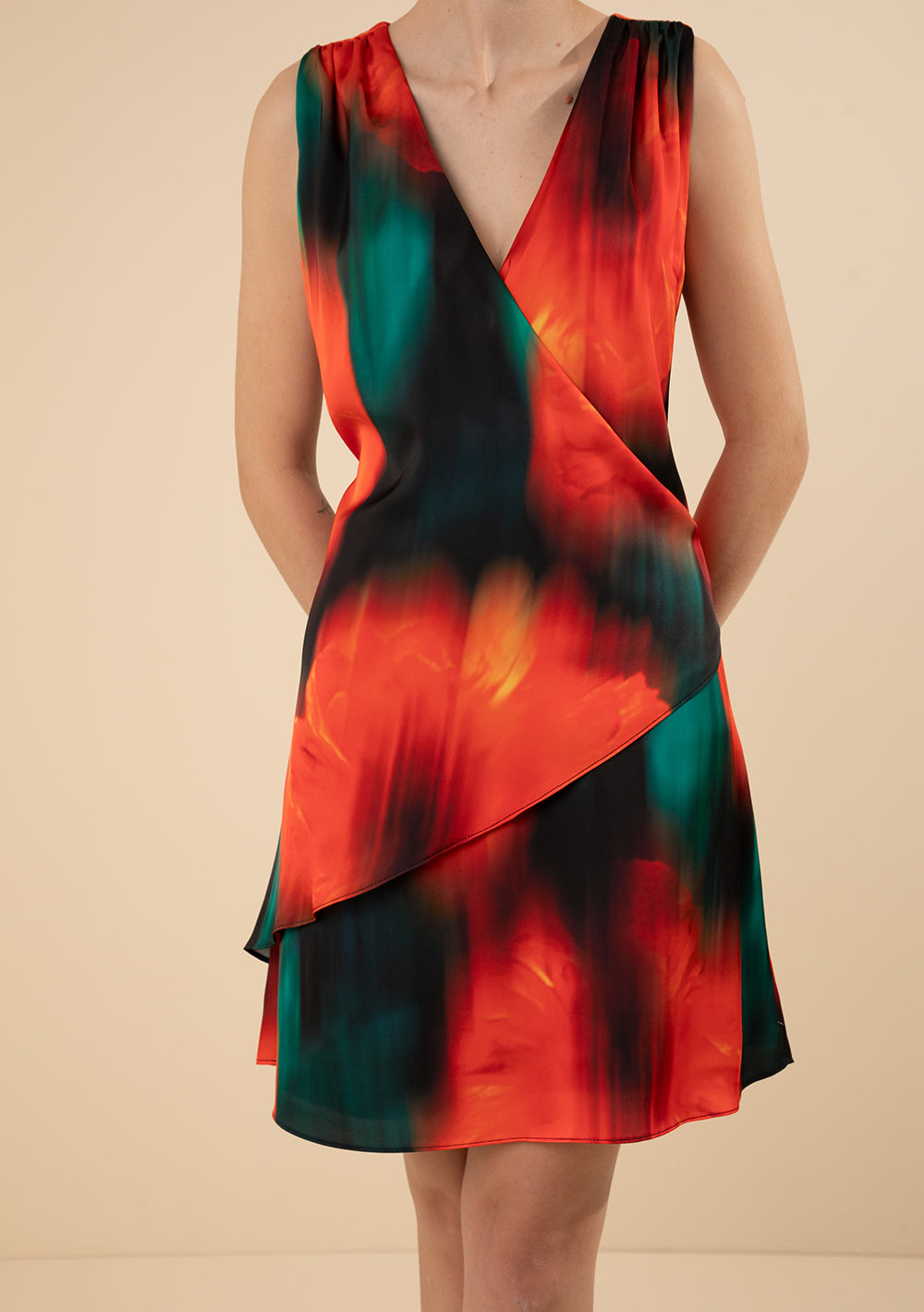 Vestido Corto Suelto Escote En V Sin Mangas