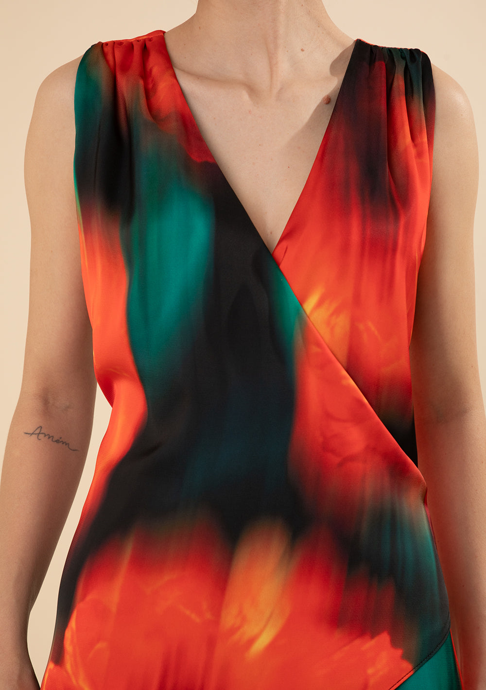 Vestido Corto Suelto Escote En V Sin Mangas