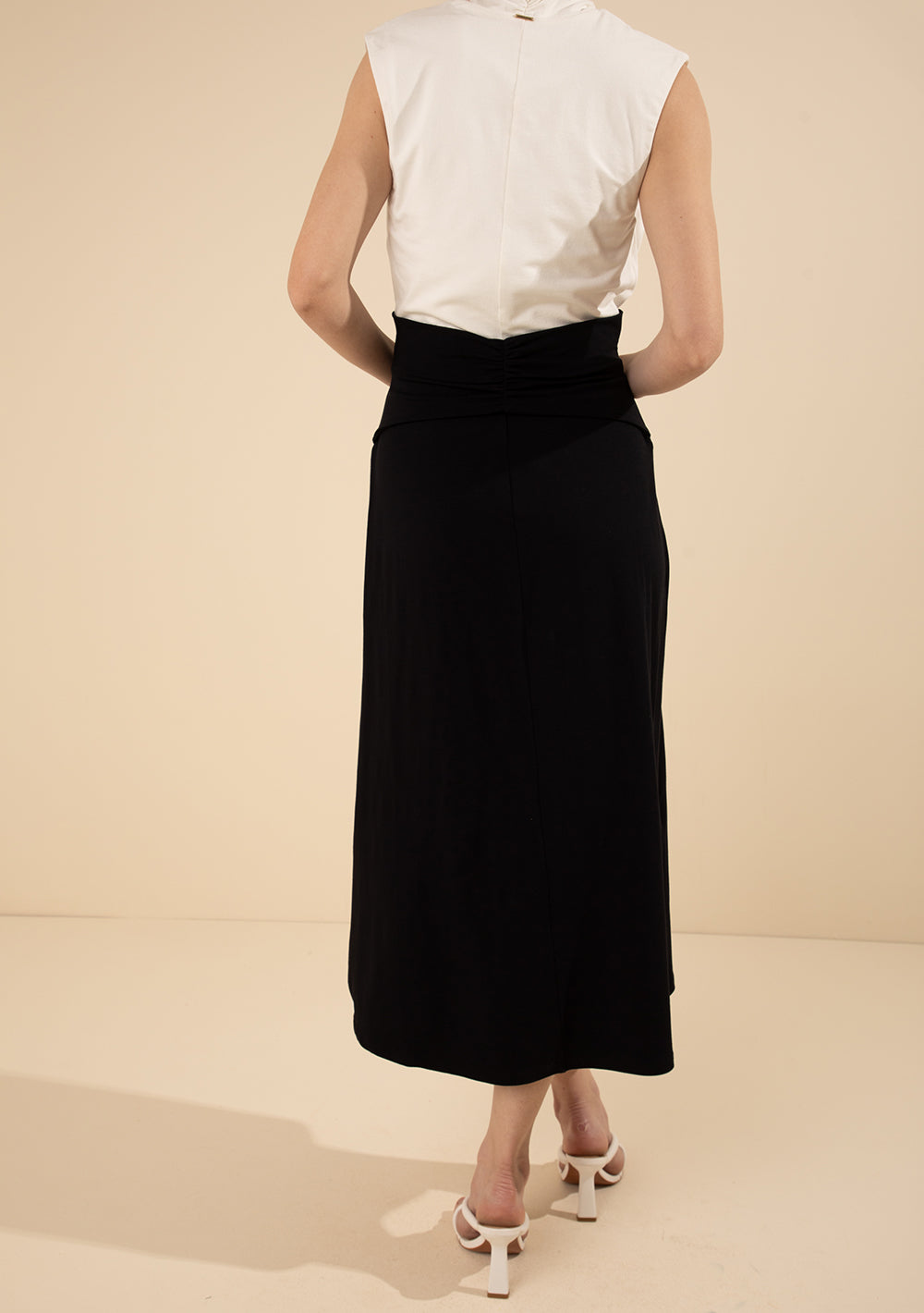 Vestido Midi Ajustado Escote En V Sin Mangas