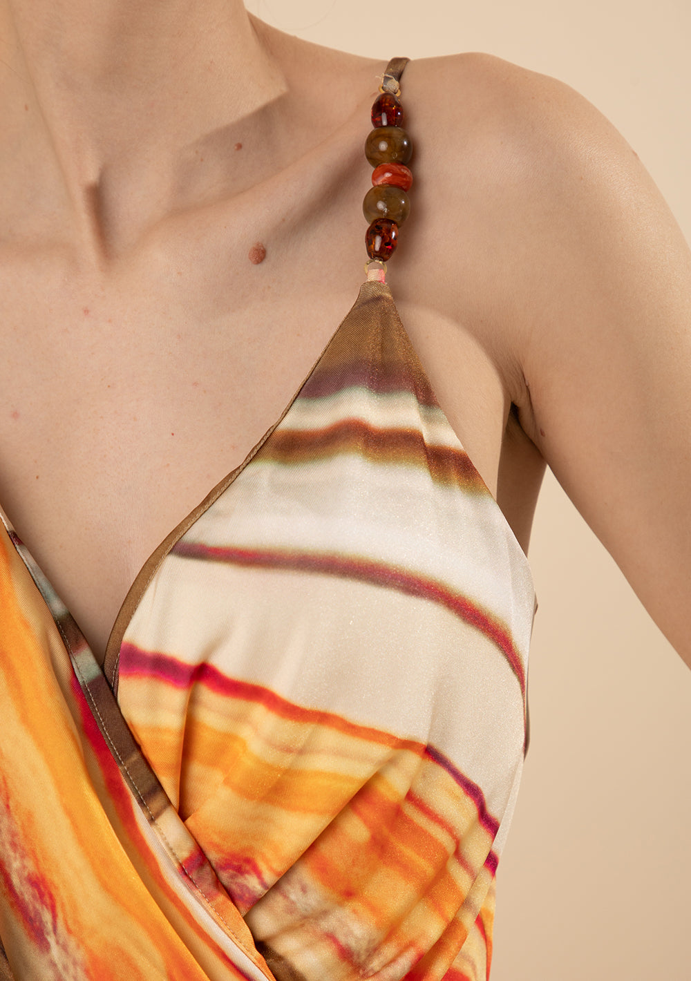 Regata Ajustada Escote En V