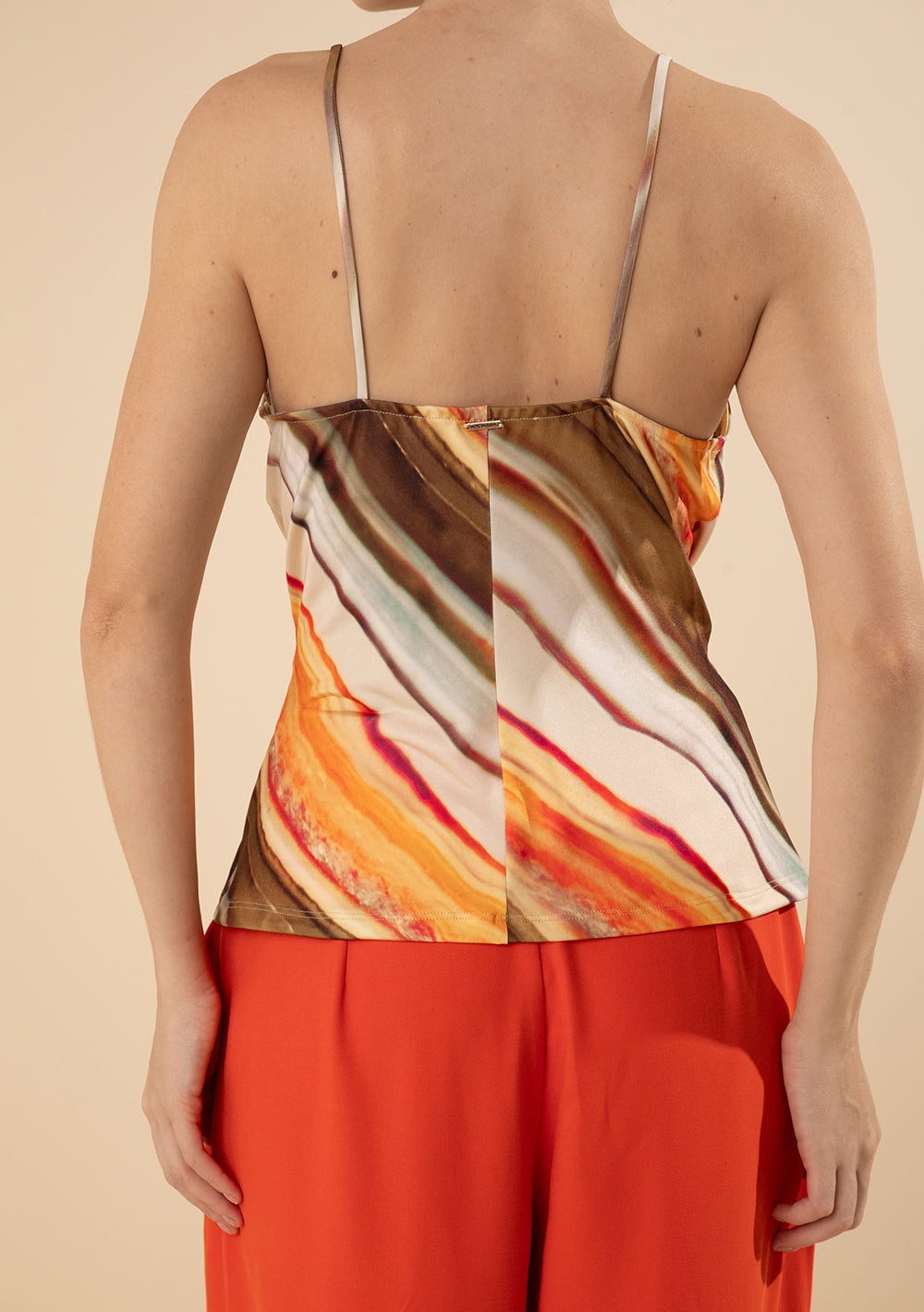 Regata Ajustada Escote En V