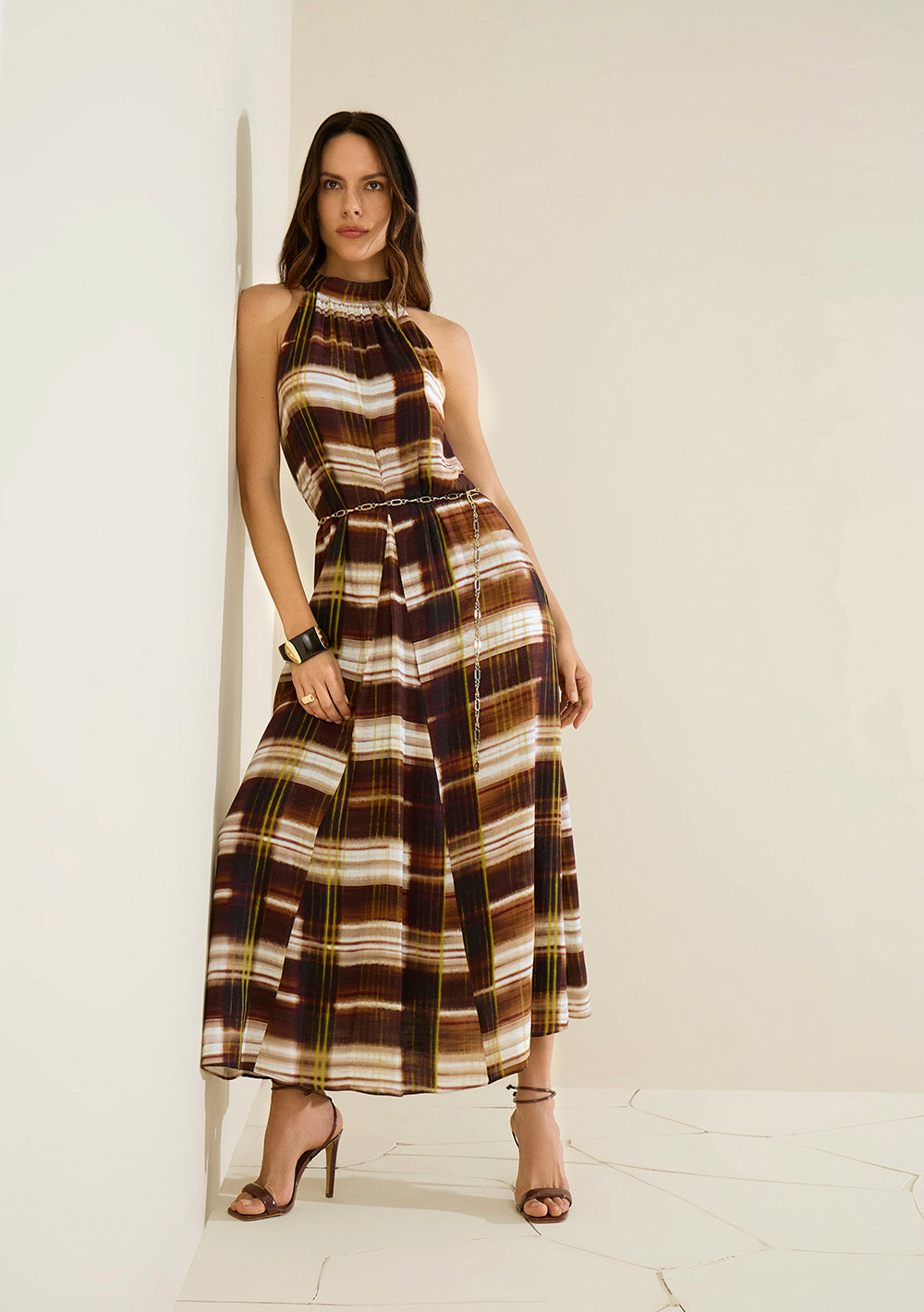 Vestido Midi Suelto Cuello Francés Sin Mangas