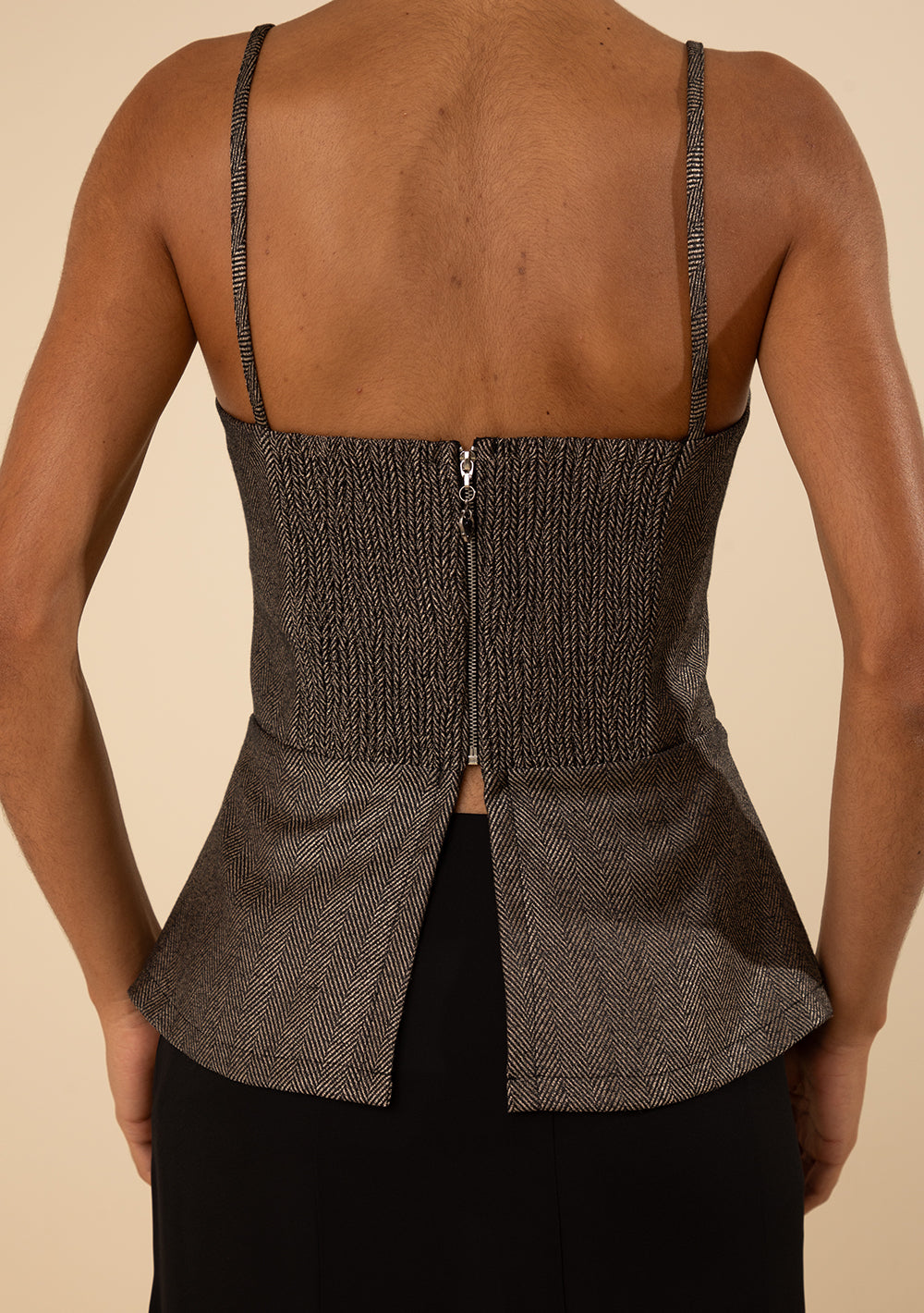 Blusa Ajustada Escote Recto Sin Mangas