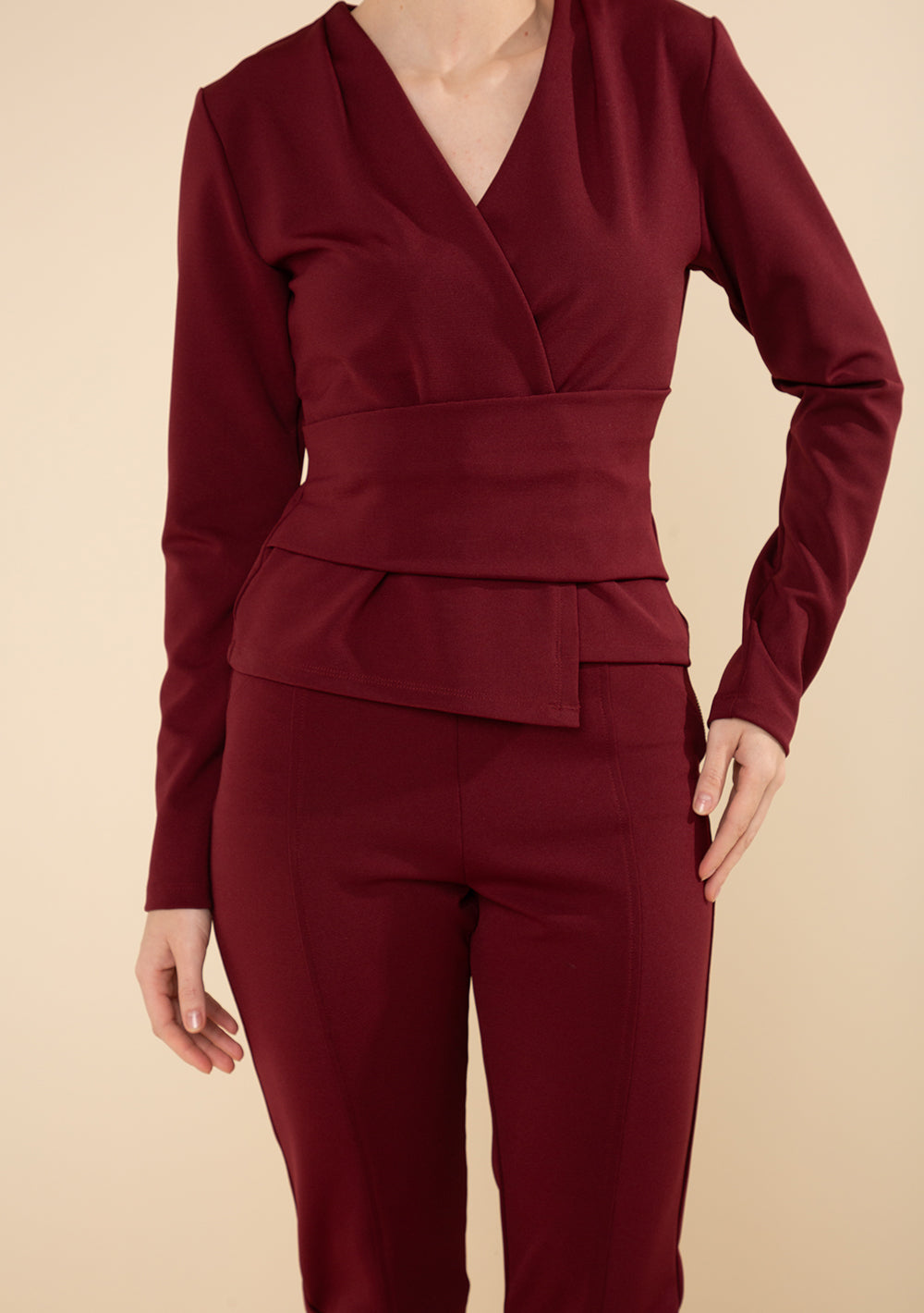 Blusa Ajustada Escote En V Mangas Largas