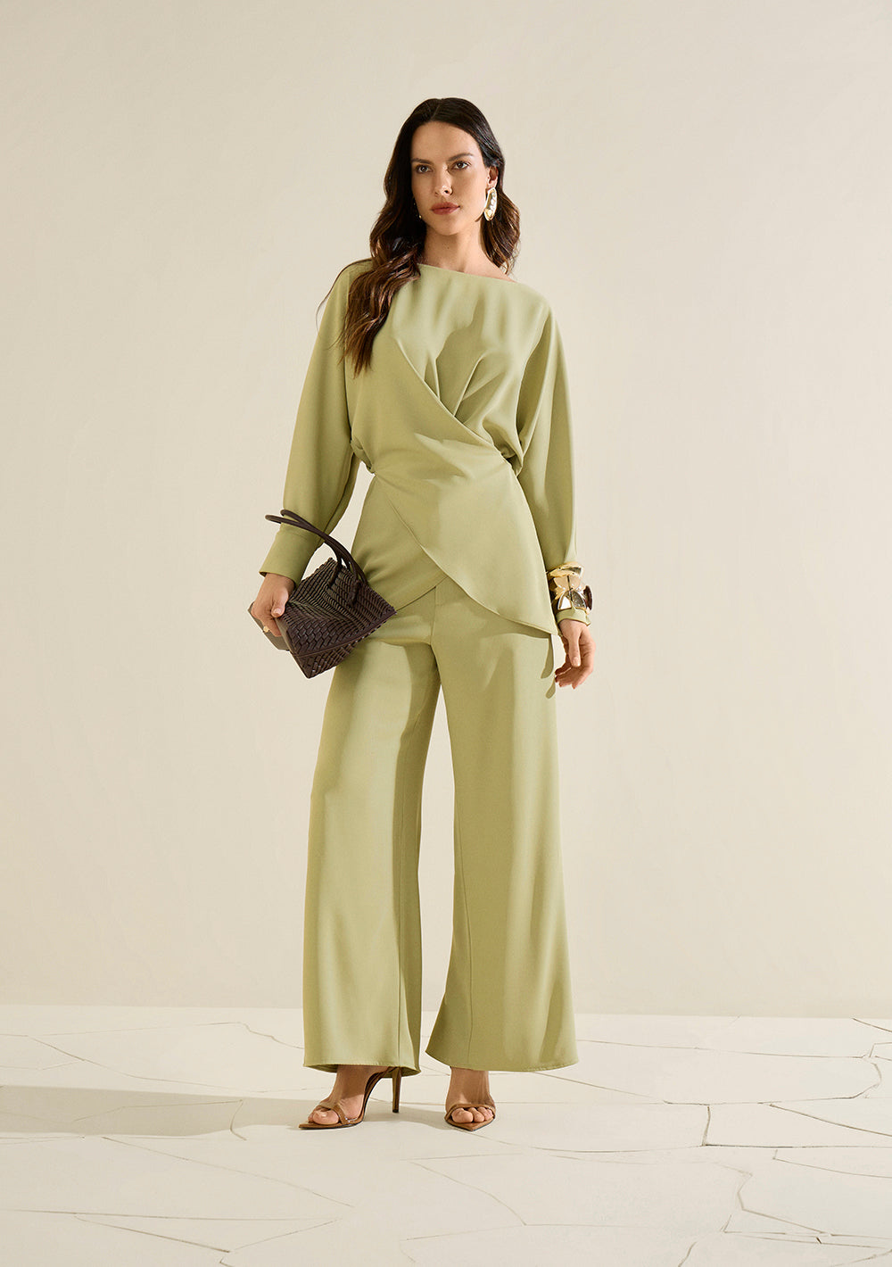Blusa Suelta Escote Canoa Mangas Largas