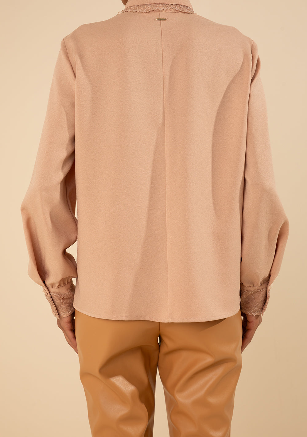Camisa Suelta Cuello Clásico Mangas Largas