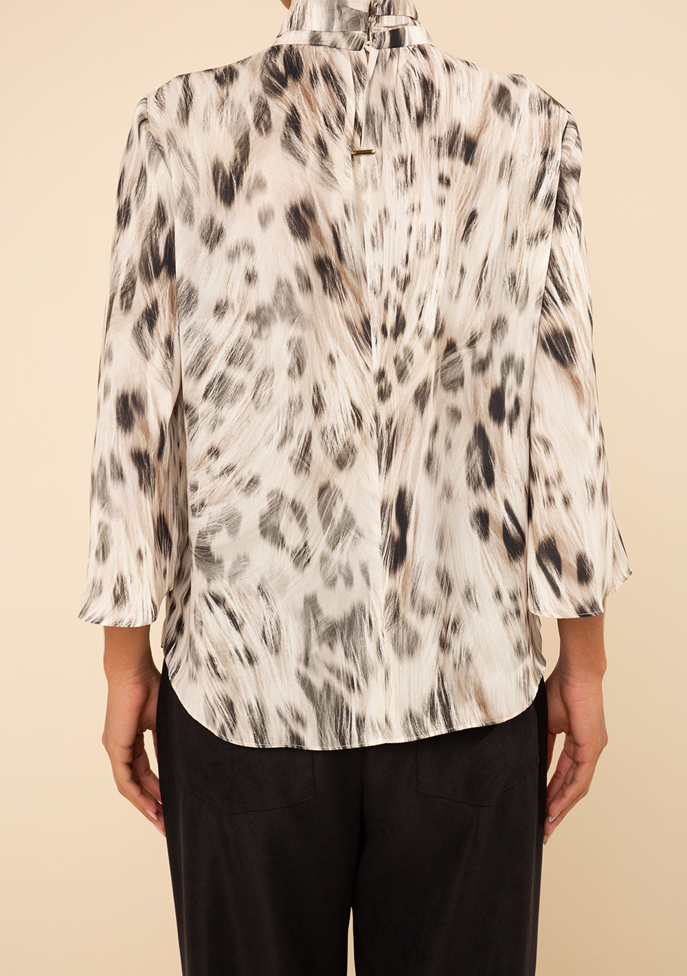 Blusa Suelta Cuello Alto Mangas 3 Cuartos