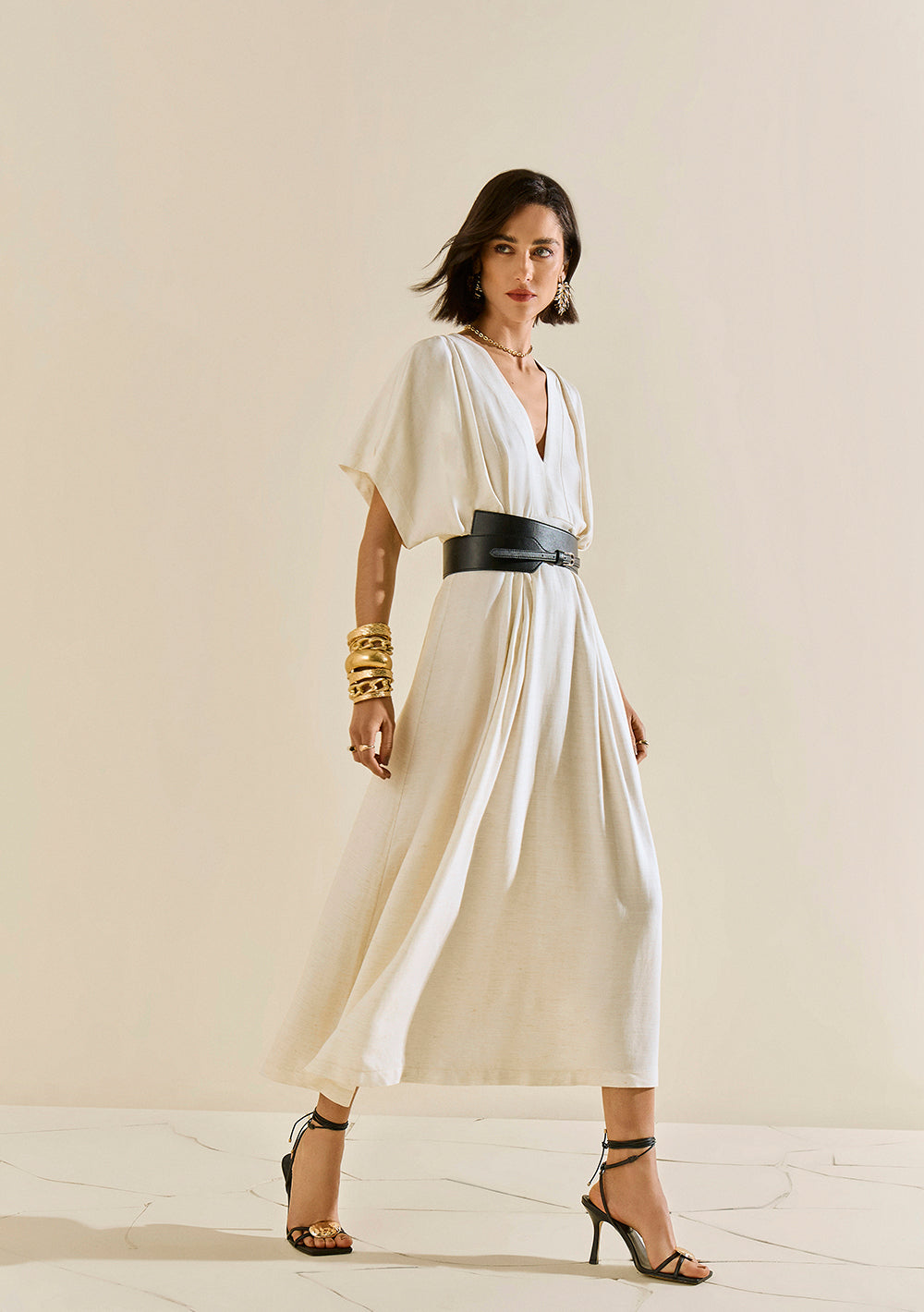 Vestido Midi Ajustado Escote En V Mangas 3 Cuartos
