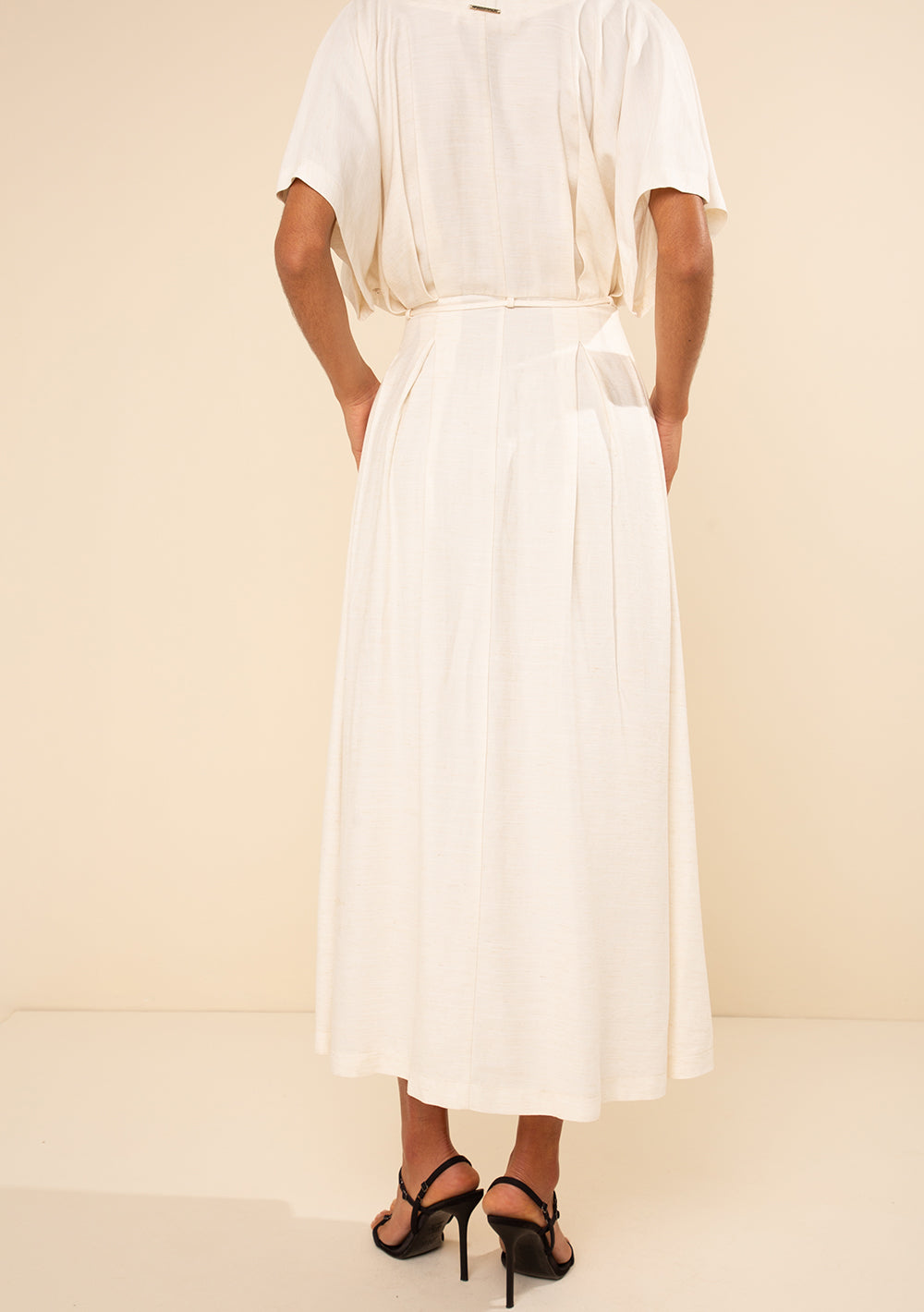 Vestido Midi Ajustado Escote En V Mangas 3 Cuartos