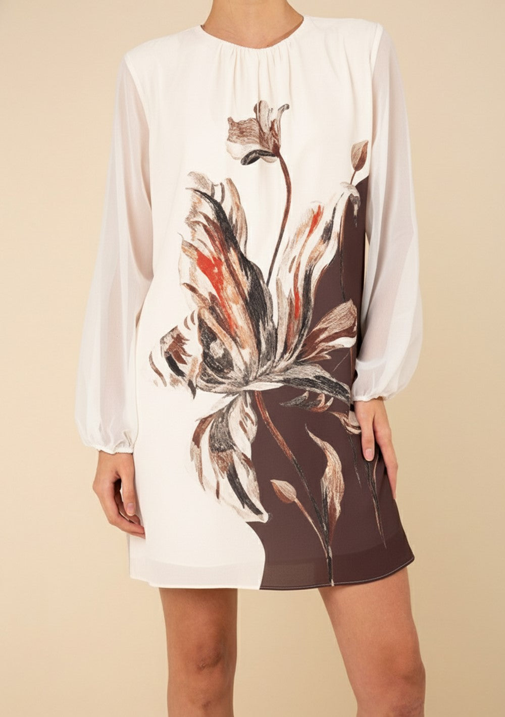 Vestido Corto Suelto Escote Redondo Mangas Largas