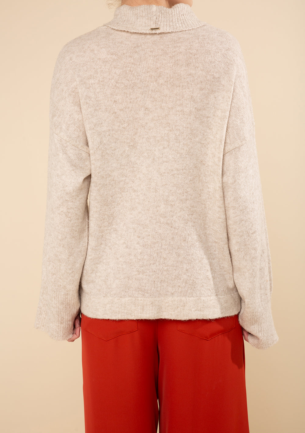 Blusa Suelta Cuello Alto Mangas Largas