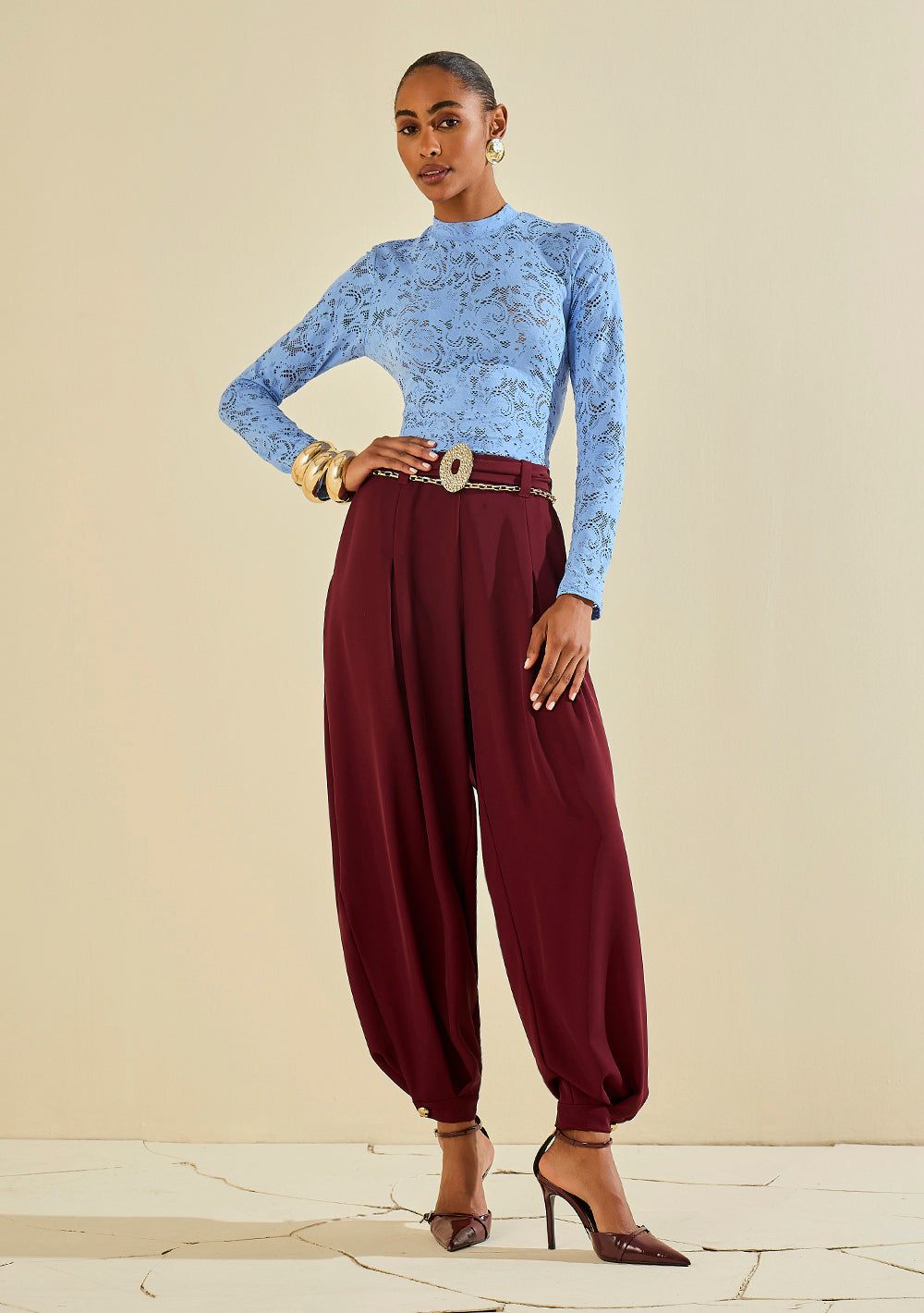 Blusa Ajustada Cuello Alto Mangas Largas