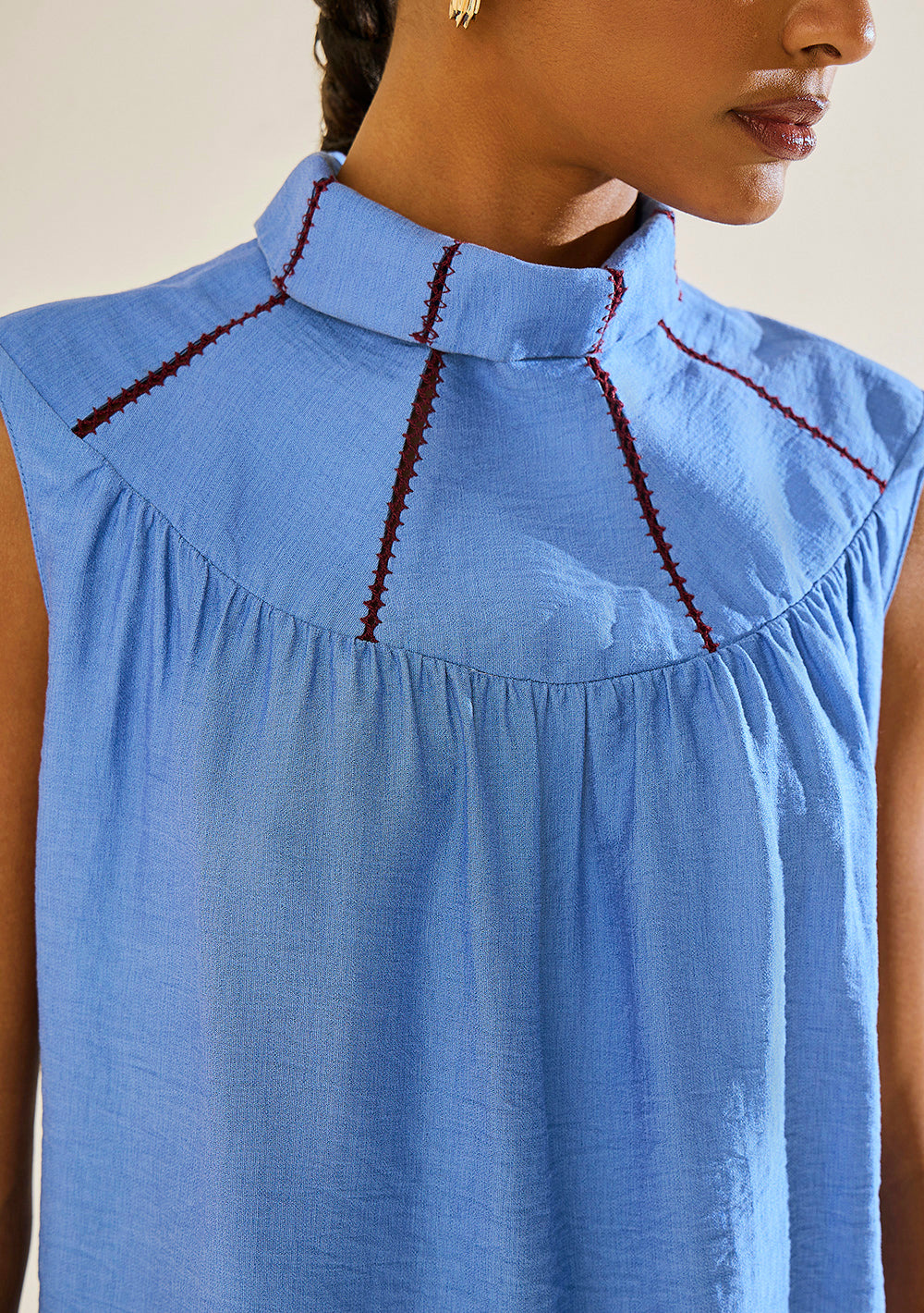 Top Suelto Cuello Alto